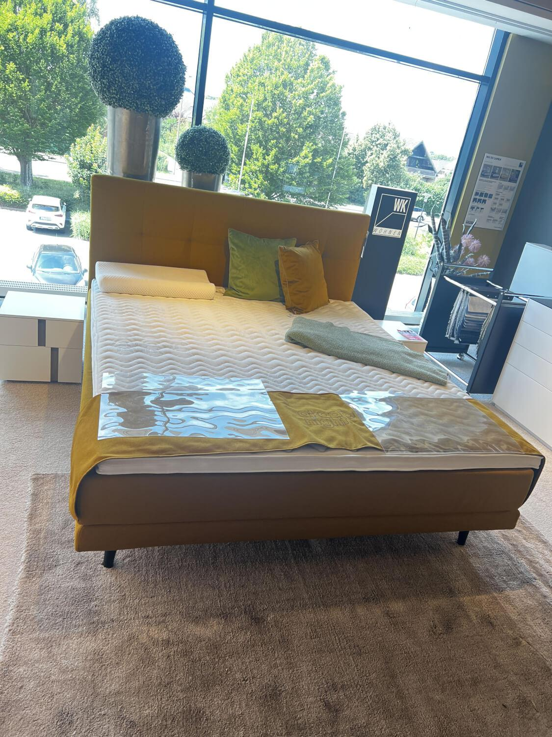 Delux Production OÜ - Boxspringbett Akador Night Laura Stoff Page 06 Mustard Gelb Füße Holz Schwarz - 6