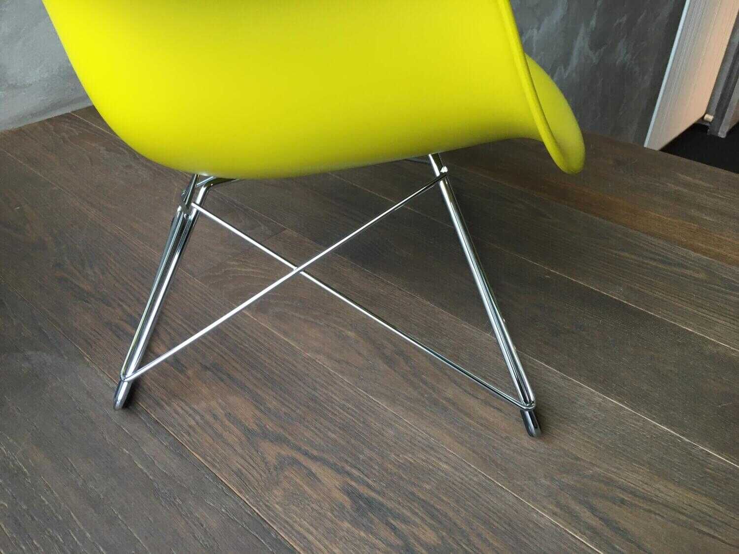 Vitra - Stuhl Eames Plastic Arm Chair LAR Senf 34 Gelb - 5