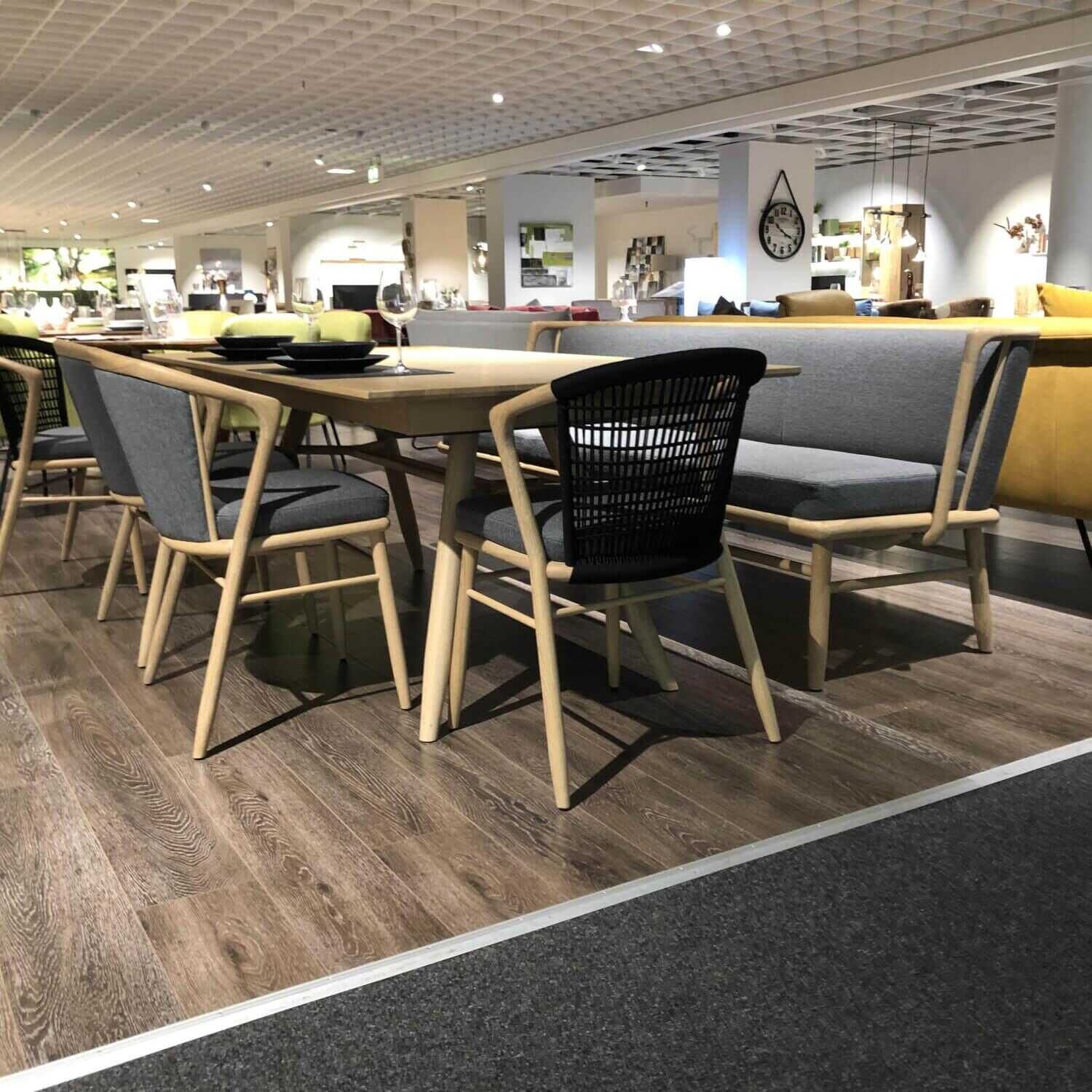 Voglauer - Essgruppe V-Aura Living Esstisch Eiche Select Geölt mit Bank und 4 Stühlen - 3
