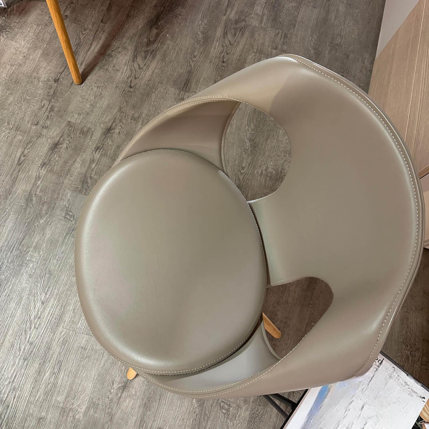 Tonon - Armlehnstuhl 907 Up Leder 9 Soft 207 N47 Grau Beige Gestell Eiche Hell Geölt - 2