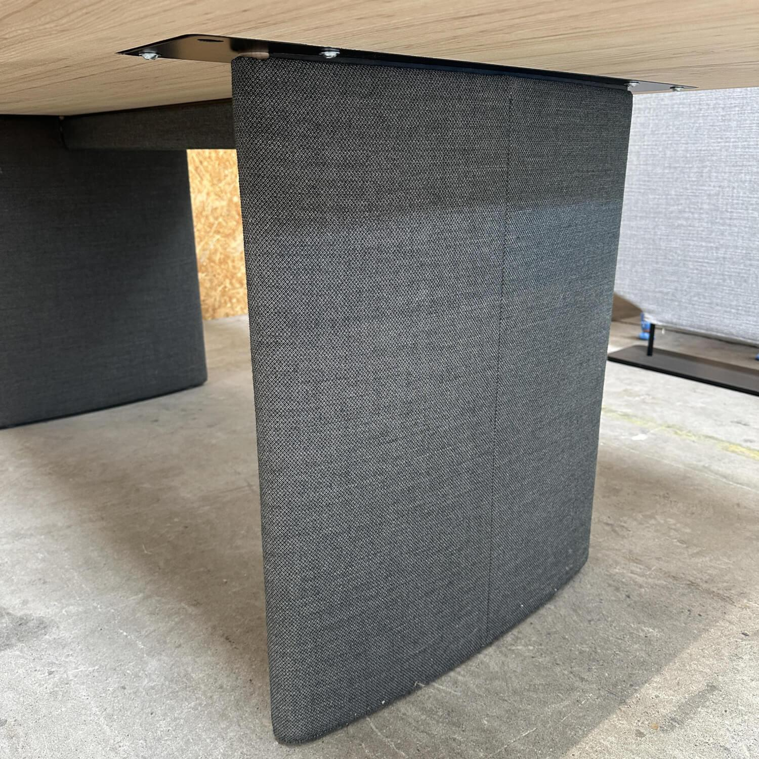 COR - Tisch Ipa Platte Esche Natur Gestell Grau Mit Stoff Bezogen - 5