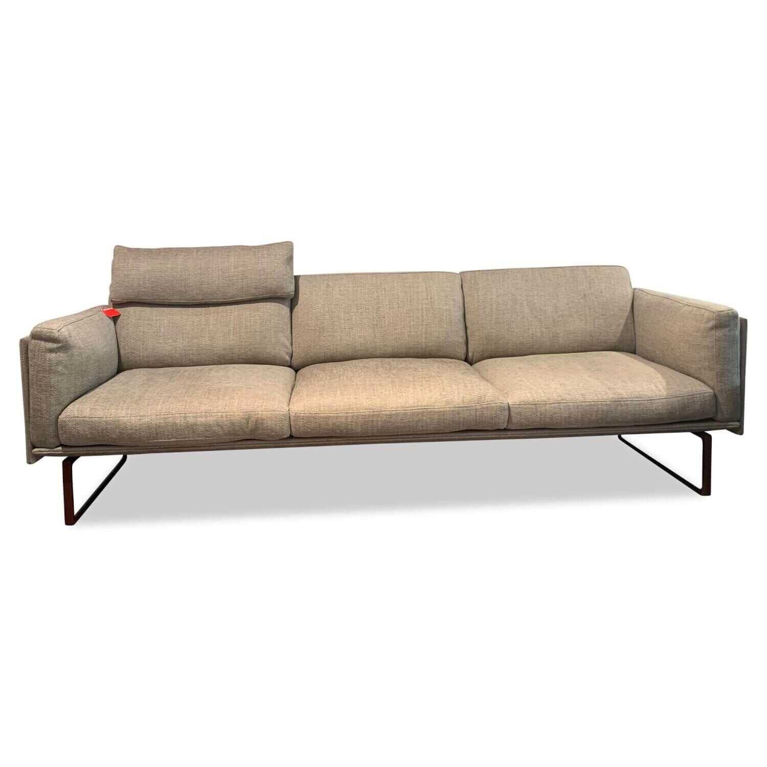 Sie Möchten In Eine Vorfahrtstraße Einbiegen Cassina Sofa 8 Stoff 90 221-01-10960 | MÖBELFIRST.DE!