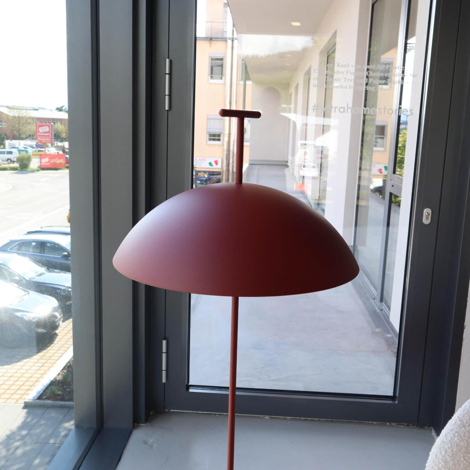 Kartell - Sessel Lunam Bezug Stoff Curly Weiß Inklusive Beistelltisch Thierry Bordeaux Rot Und Stehlampe Geen A Ziegelrot - 12