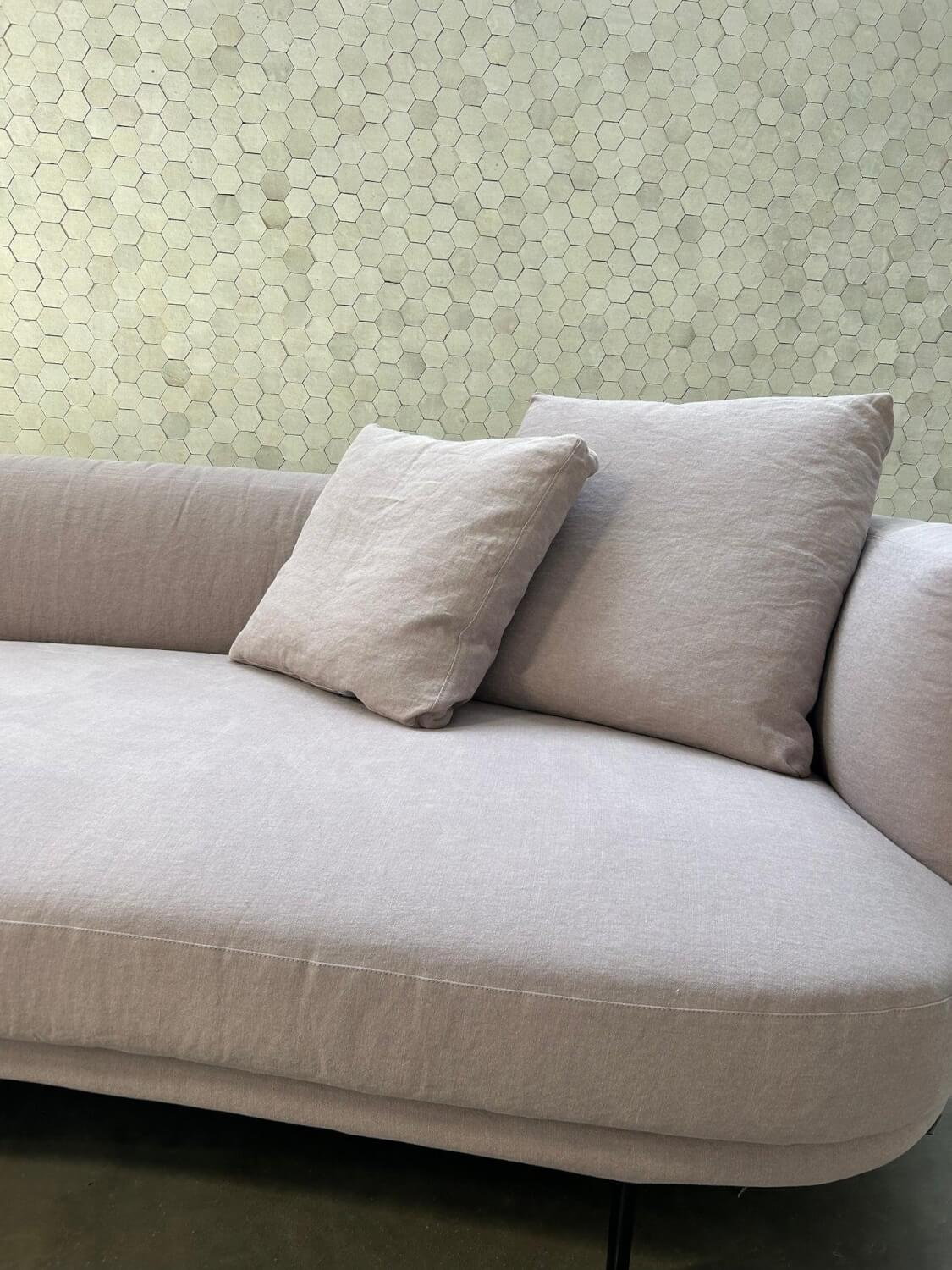 Walter Knoll - Sofa Maaru 850 Stoff Lino 7899 Magnolia Violett Gestell Schwarz Matt Pulverbeschichtet Inklusive 5 Kissen - 4
