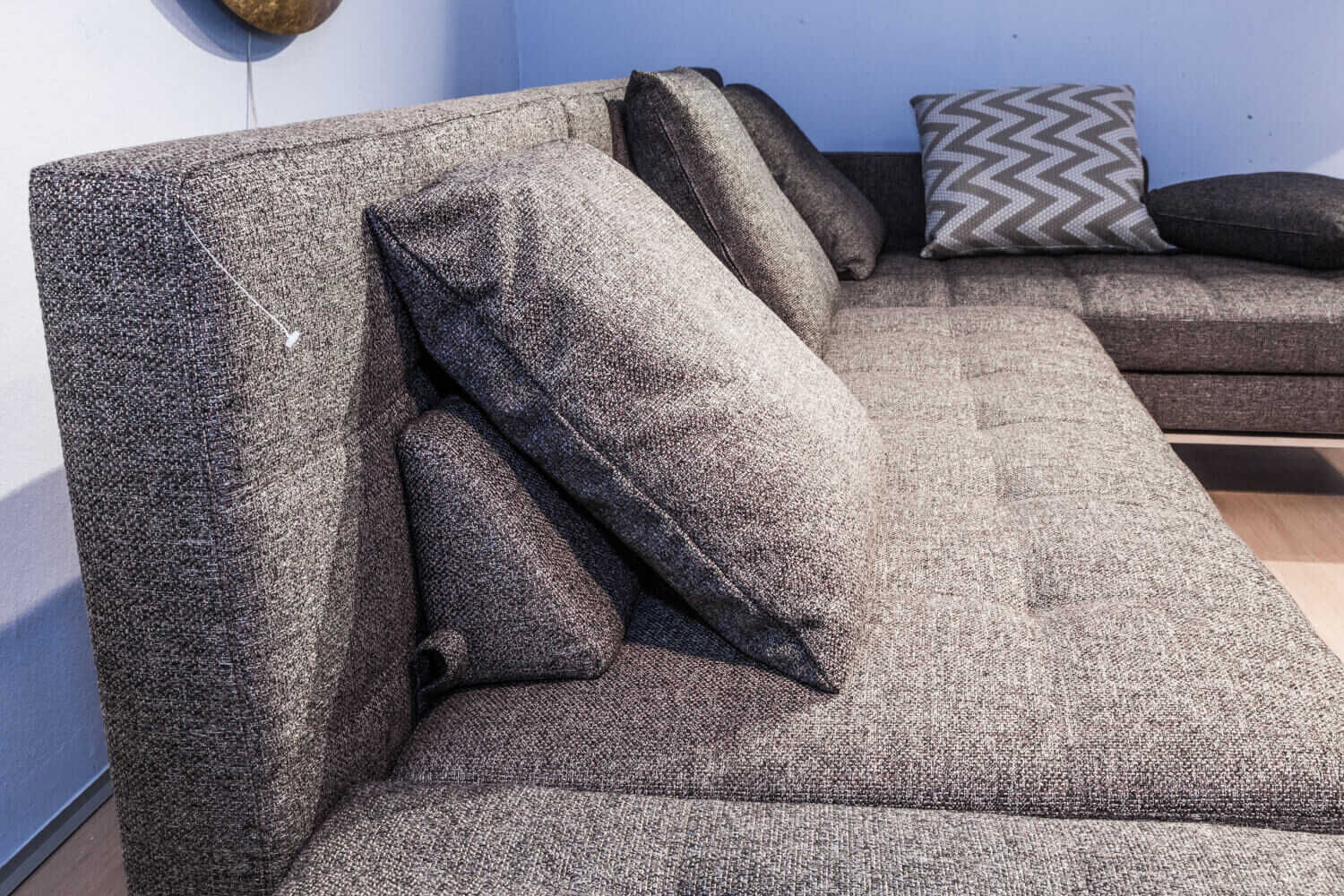 Brühl - Ecksofa Amber in Stoff grau mit verstellbaren Armlehnen - 7