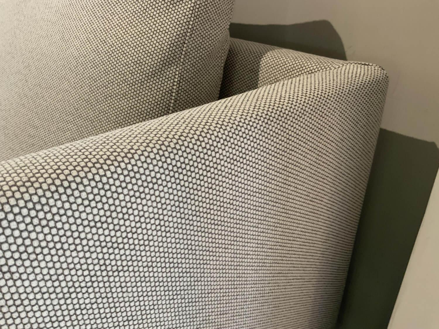 COR - Sofa Pilotis Stoff 120 Beige Füße Chrom mit 2 Rückenkissen - 3
