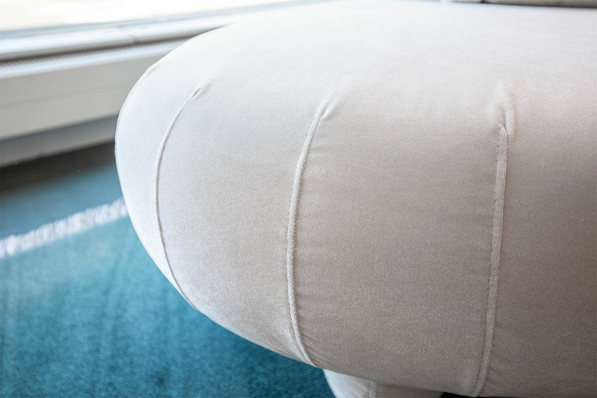 Brühl - Sofa Récamiere Bongo Bay Stoff 4473-40 Weiß mit 3 Kissen - 4