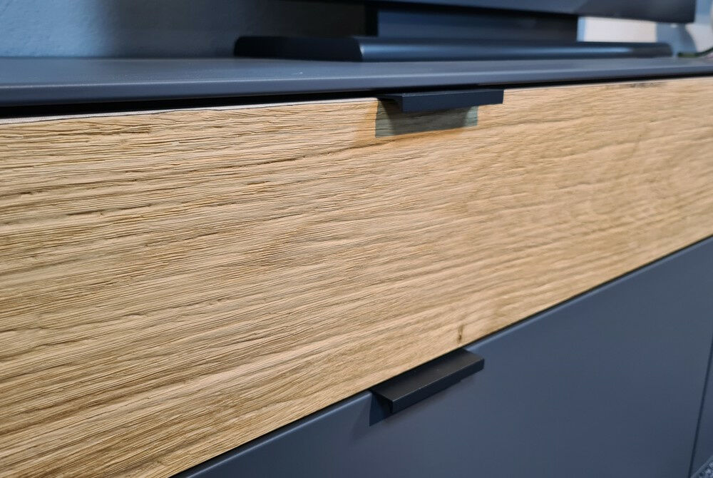 Natura - Wohnwand Tucson Front Und Korpus Lack Graphitgrau Grau Akzent Spalteiche Mit Beleuchtung - 5