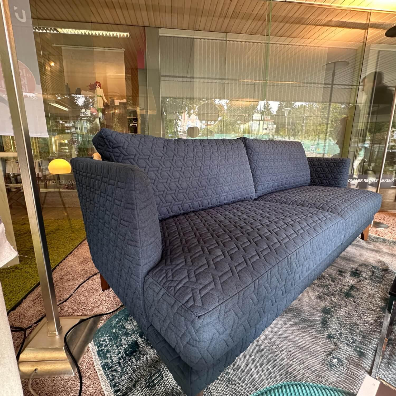 Bielefelder Werkstätten - Sofa Polo Living Stoff Chivasso Cape Town CH2998 083 Mittelblau Füße Nussbaum - 5