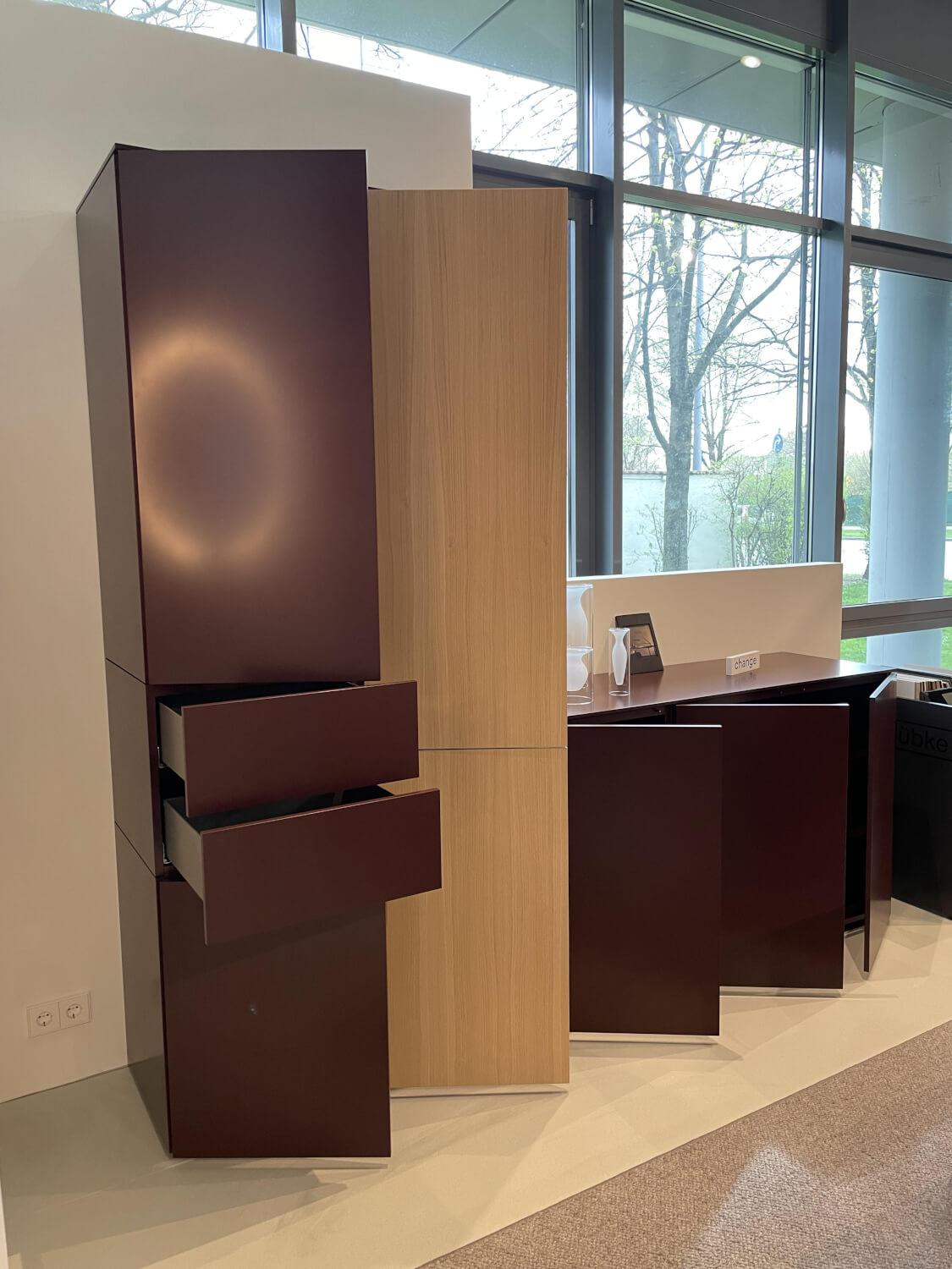 Interlübke - Wohnwand Cube Change Mattlack M41 Burgund Eiche mit Sideboard - 2