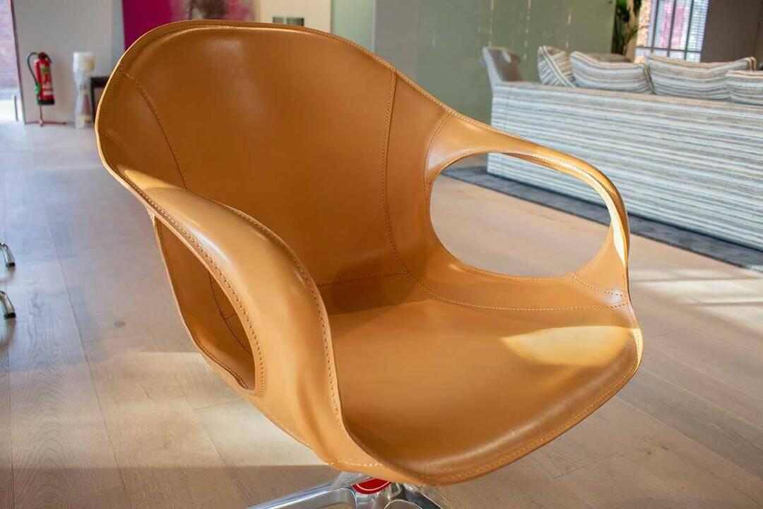 Kristalia - Stuhl Elephant Bezug Kernleder Natur Kreuzfuß Aluminium Glänzend Poliert - 4