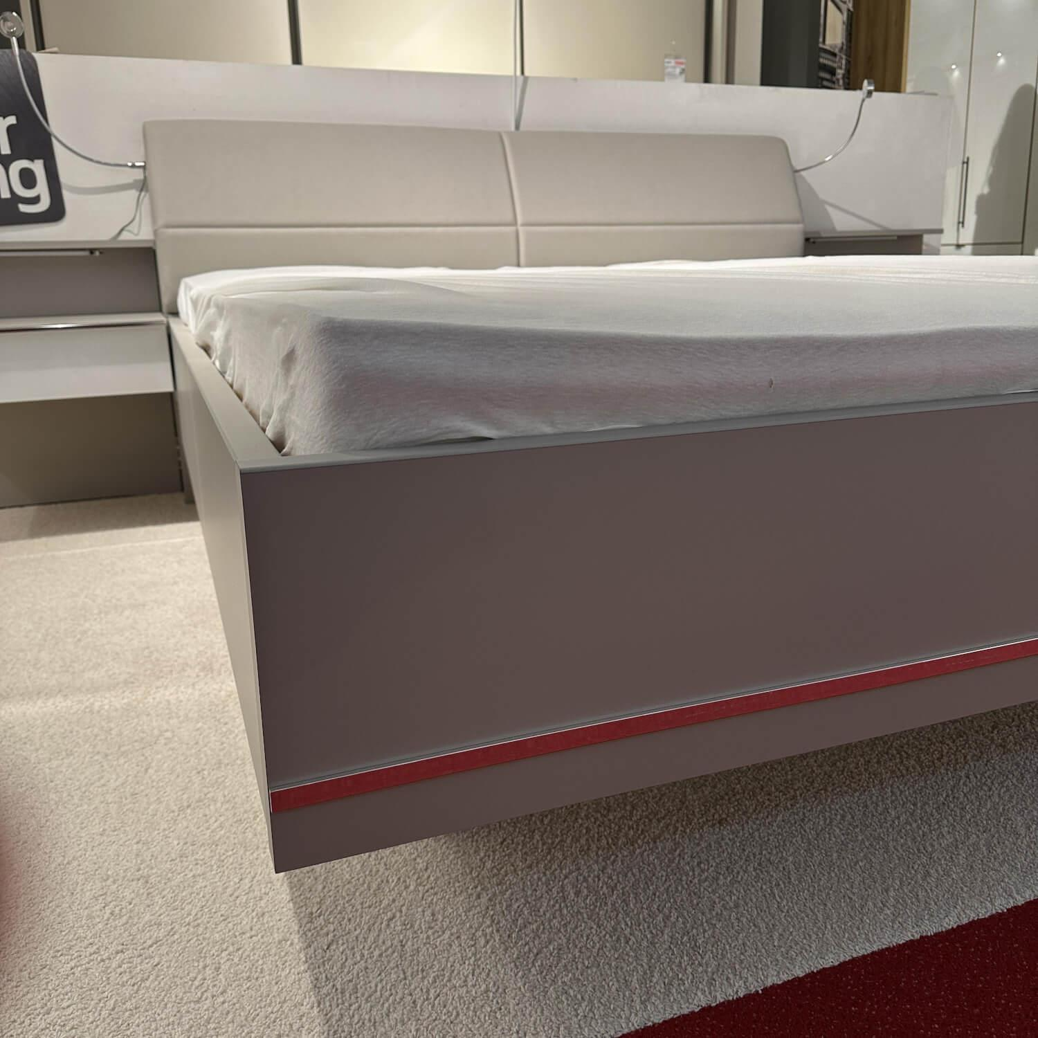 Wiemann - Schlafzimmer IL 1009 Dekor Kieselgrau Glas Weiss Nachtkommoden Schrank Bett Ohne Matratzen Und Lattenrost - 21