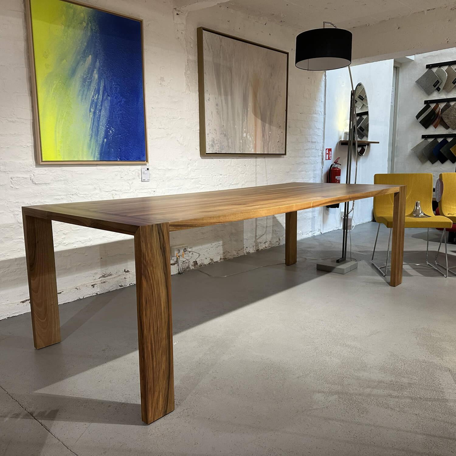 Ligne Roset - Dining Table Eaton Solid Walnut Oiled And Clear Lacquer Matt - 6