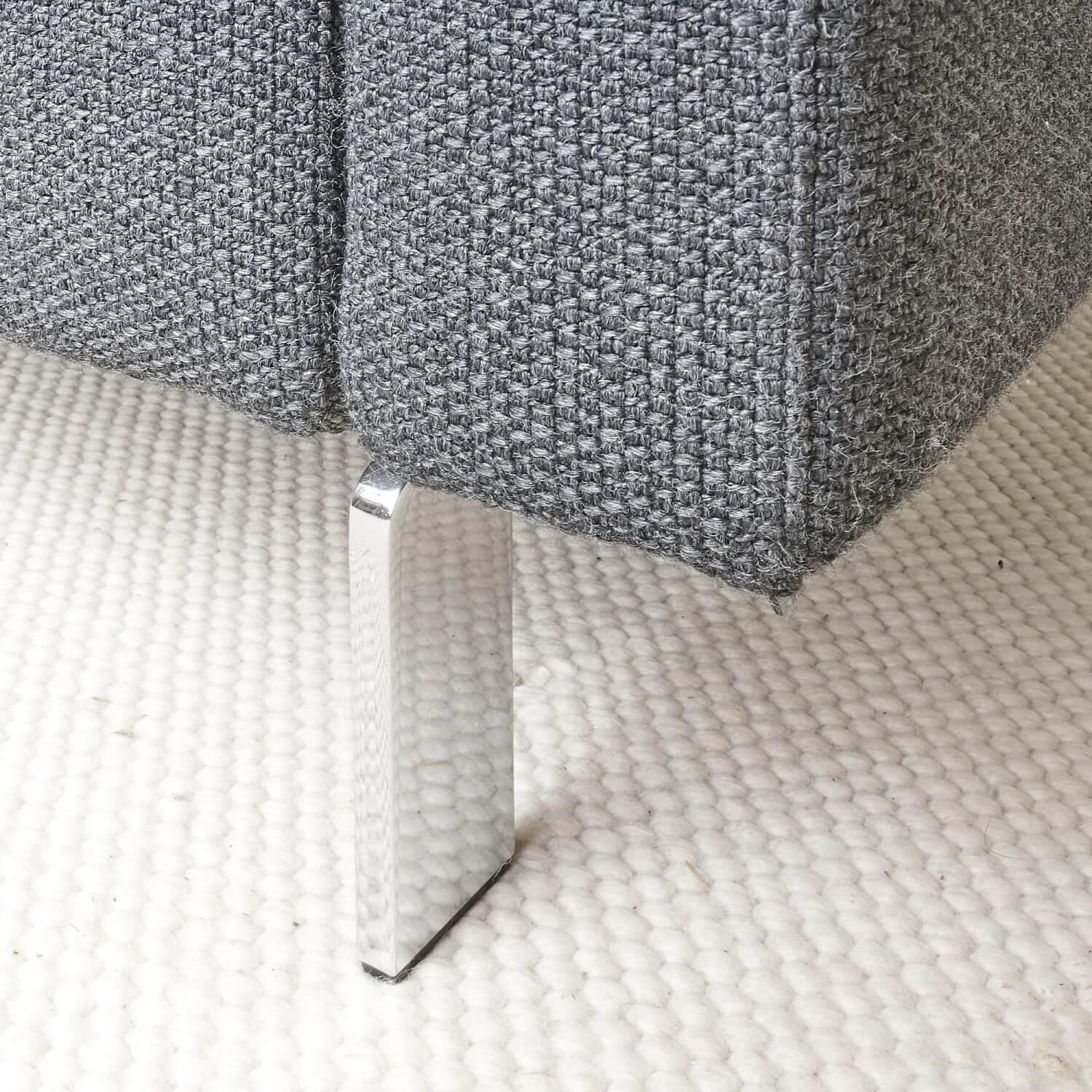 COR - Sofa Conseta Bezug Stoff 5010 Anthrazit Schmalfuß Chrom Bodenfrei Inklusive 2 Kissen - 7