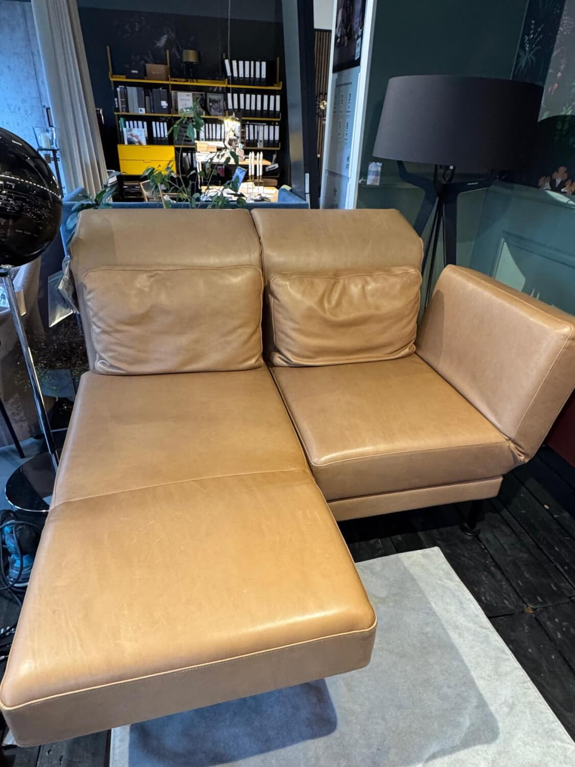 Brühl - Sofa Moule Small Leder Lama 5669 45 Cognac Braun Gestell Schwarz Pulverbeschichtet Inklusive Kissen - 4