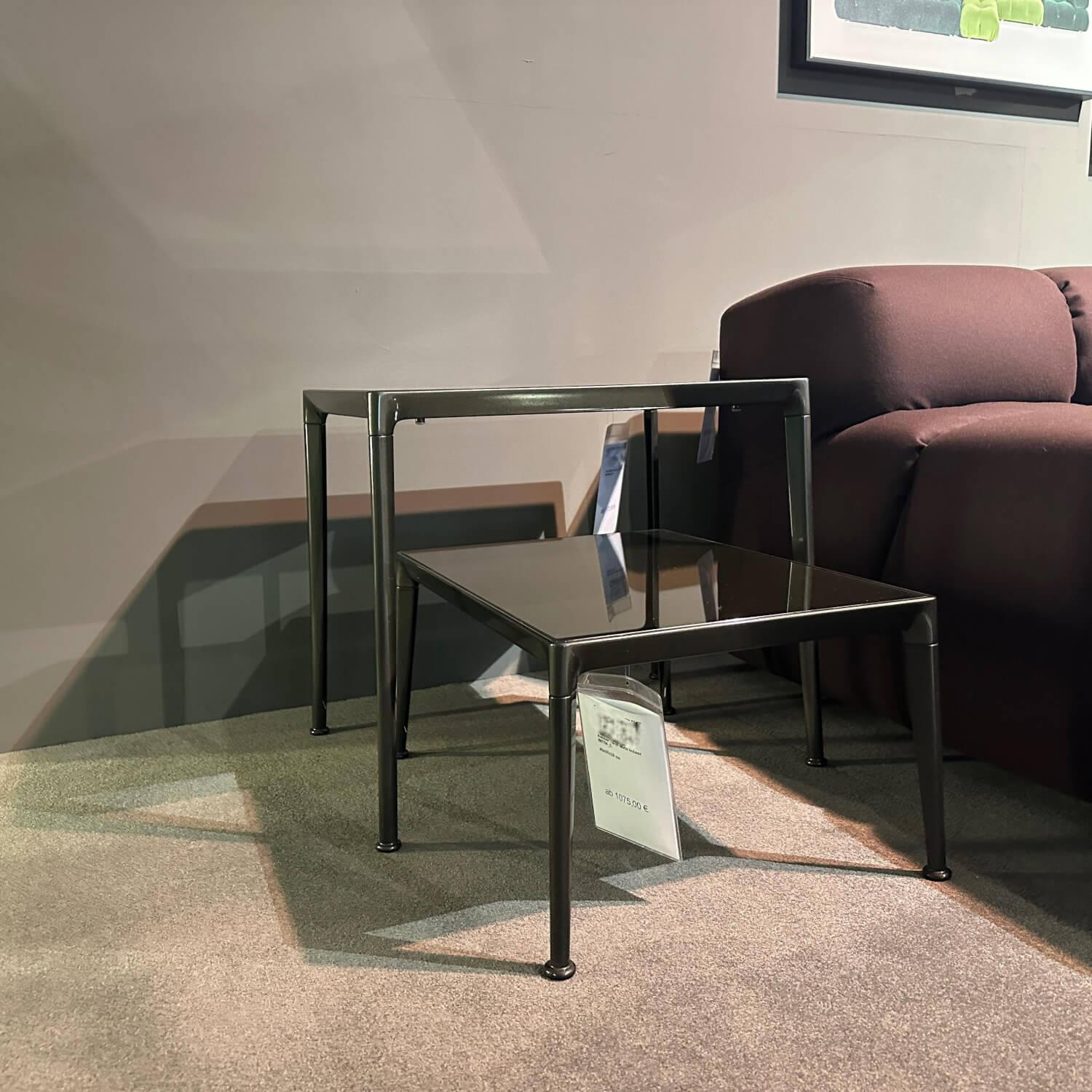 B&B Italia - 2er Set Beistelltsich Mirto Platte Glas Reflektierend Bronziert Lackiert Gestell Schwarz Verchromt Lackiert - 3