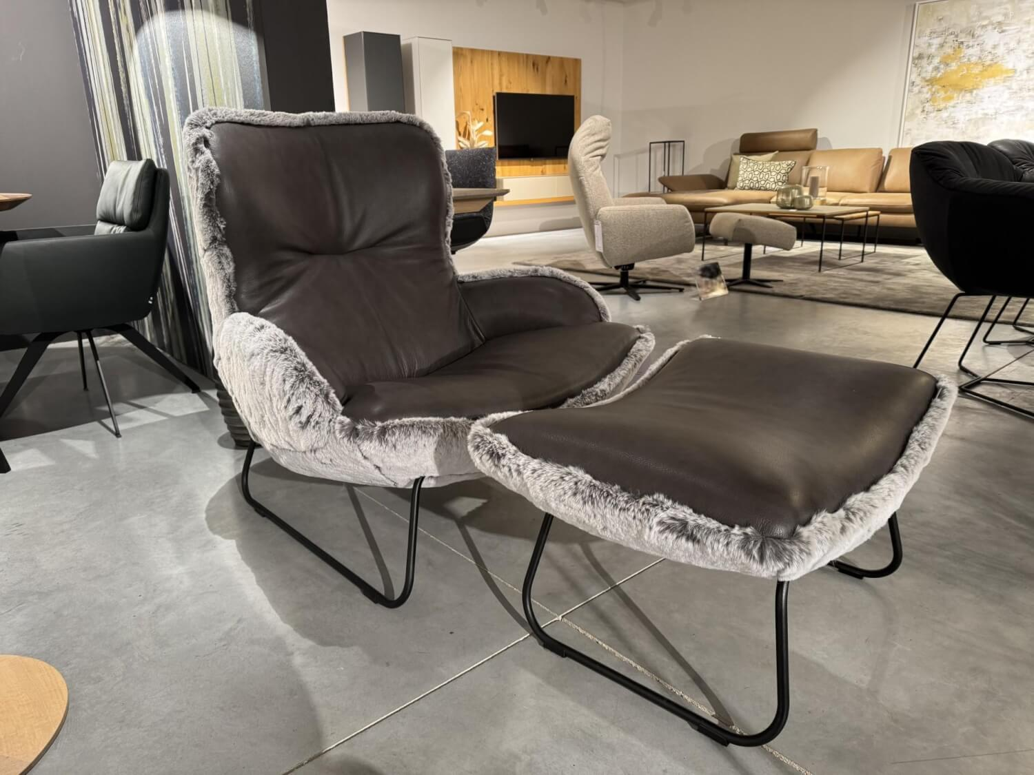 Paul Lindberg - Sessel Minu Sitzfläche Leder Elegance Anthrazit Rücken Webpelzbezug Eisbär Grey Grau Füße Schwarz Pulverbeschichtet Mit Hocker - 5