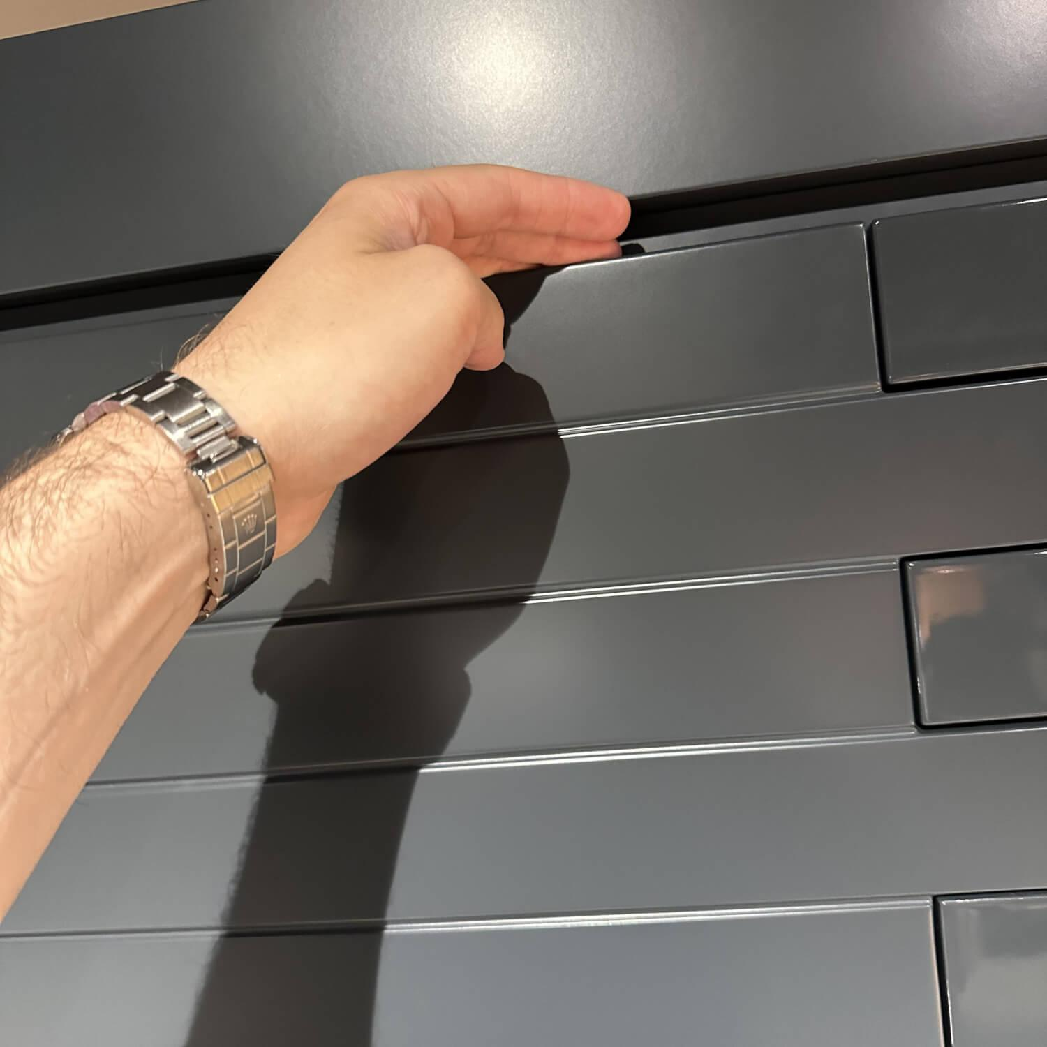 KMK - Barschrank Maxim 2-Türig Lack Anthrazit Matt Und Hochglanz RAL 7016 - 7