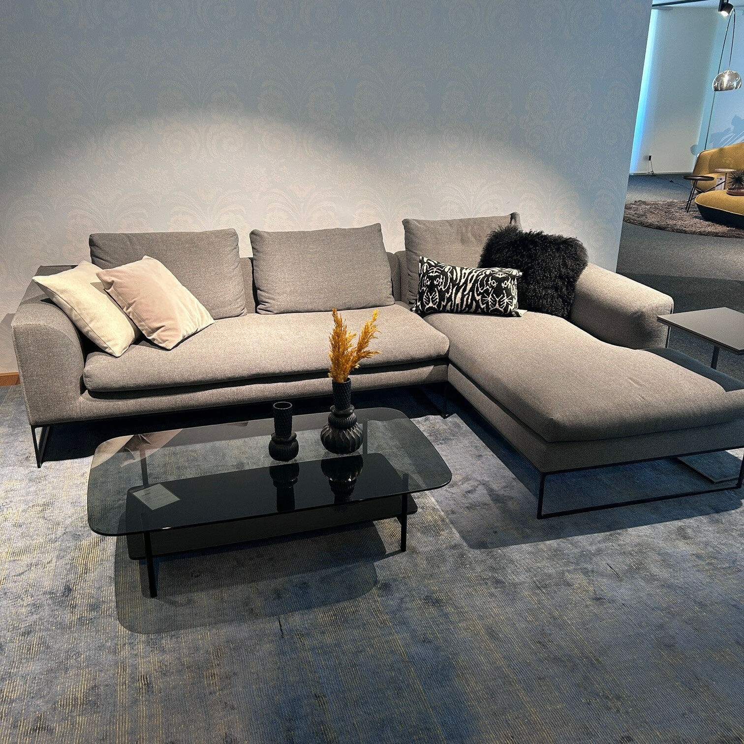 9083be9d7bb691eefffb20dd1b1a32c306648062_Mell_Lounge_Sofa_mit_Chaiselongue_024104425_007