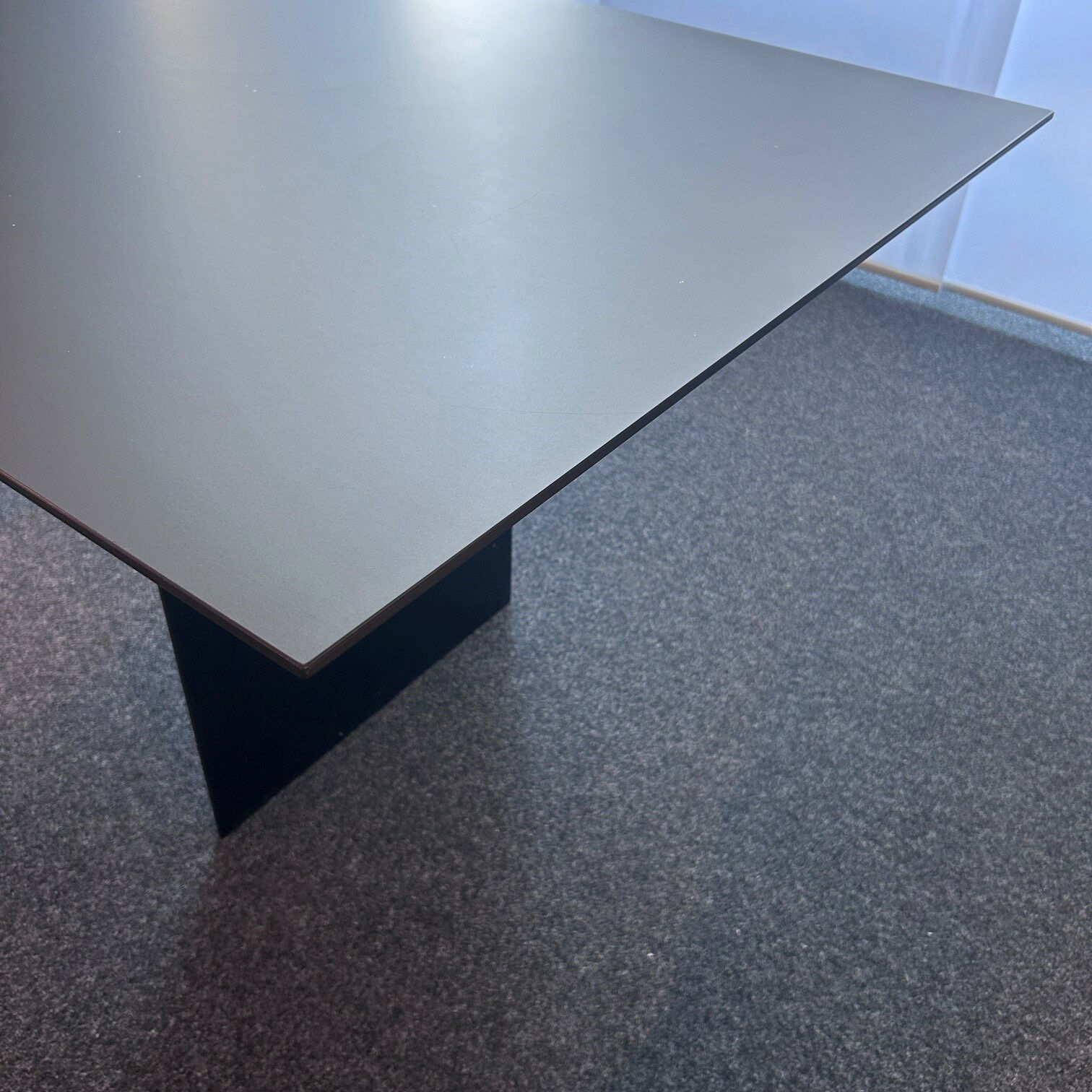 Willisau - Tisch Aliano Platte XM HPL Strato Soft Schwarz Gestell Lack Schwarz  - 4