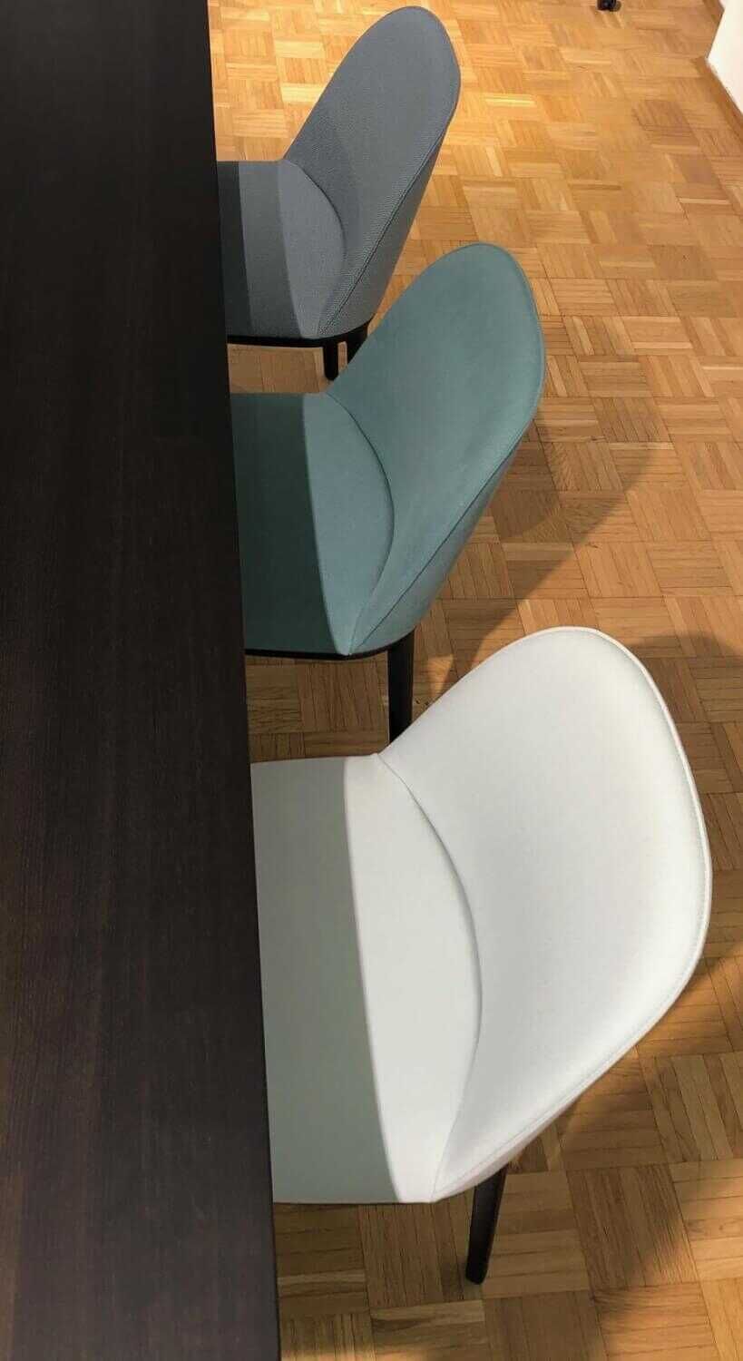 Vitra - Esstischgruppe Tisch EM Table Jean Prouvé mit 6 Softshell Side Chairs - 7