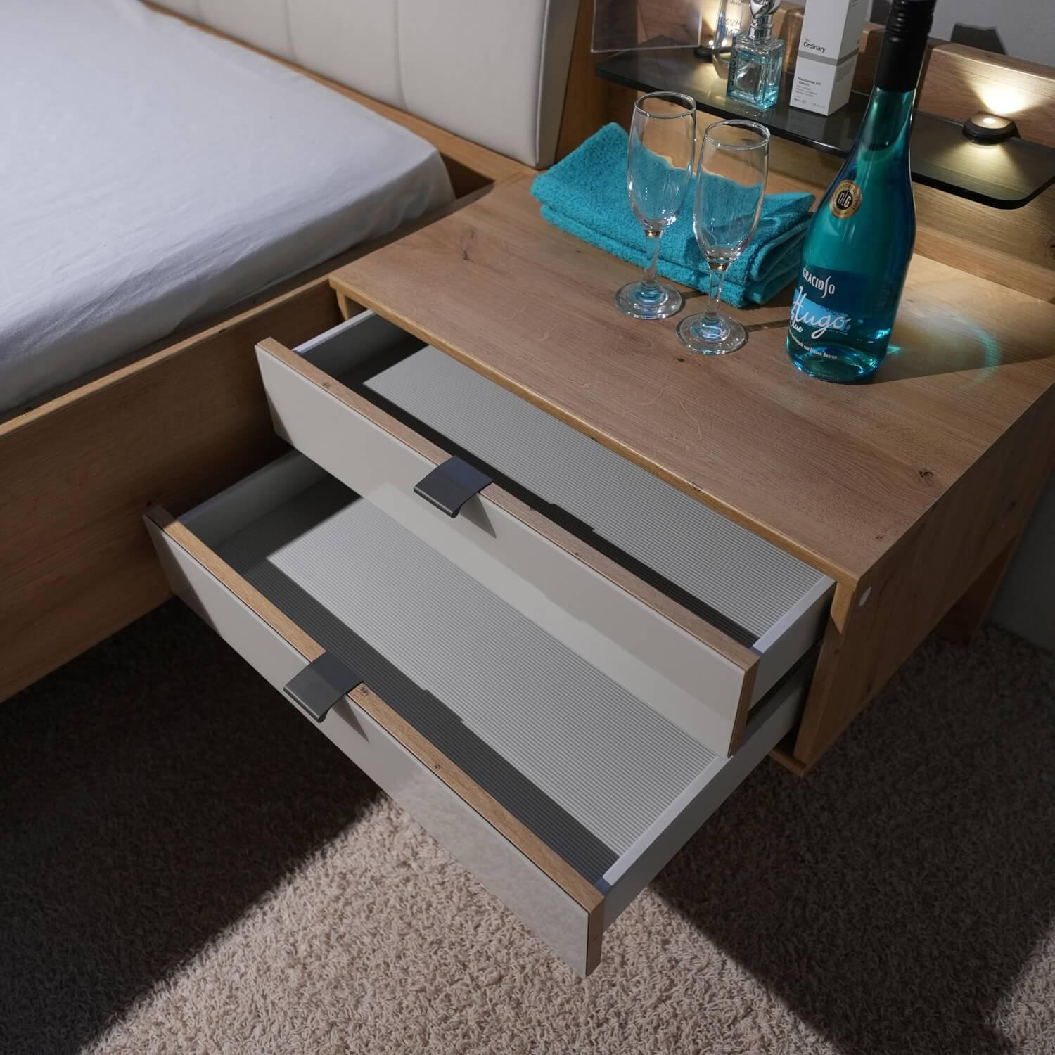 Wiemann - Schlafzimmer Capri Nachbildung Eiche Bianco Glas Und Kunstleder Champagner Creme Ohne Matratze Und Lattenrost - 7