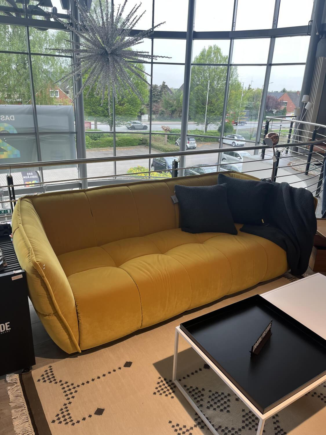 Raum.Freunde - Sofa Hedda Stoff Velvet 16 Yellow Gelb Füße Kunststoff Schwarz - 9