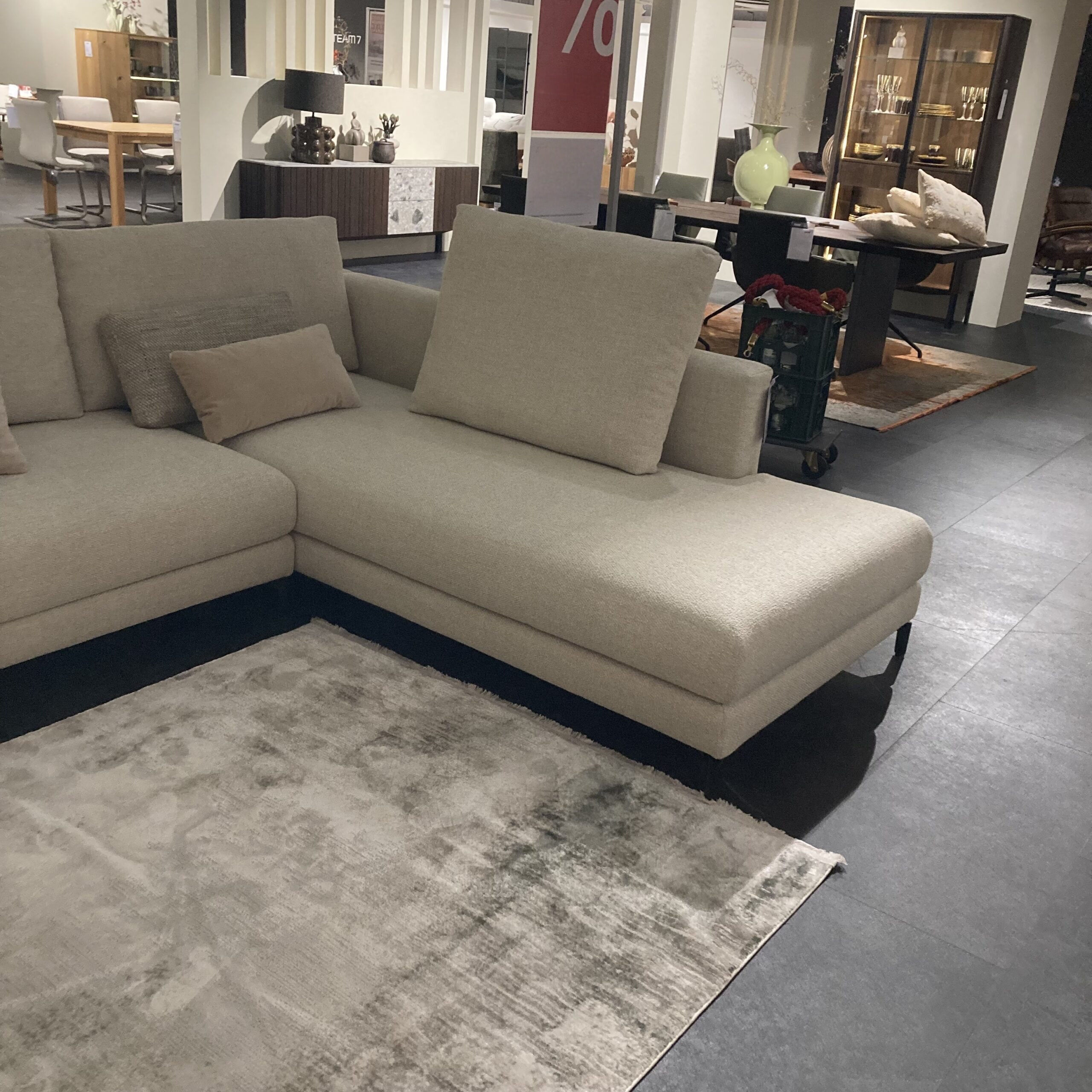Rolf Benz - Ecksofa Nuvola Stoff Kieselgrau Gestell Aluminium Schwarz Inklusive Kissen - 2