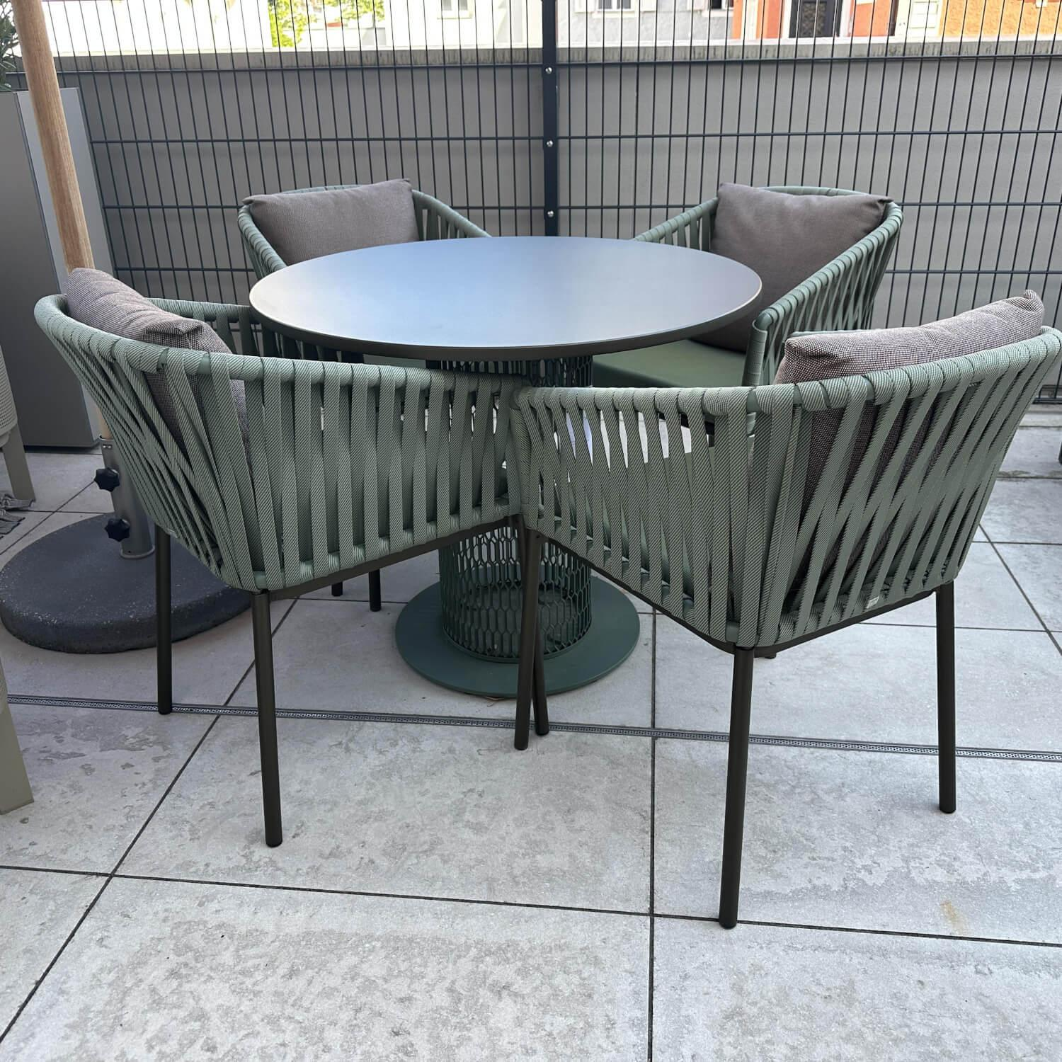 Kettal - Sitzgruppe Tisch Comedo Platte Aluminium Bronze Stuhl Bitta Bandgeflecht Bucket Rope Z21 Grün Gestell Aluminium Schwarz - 4