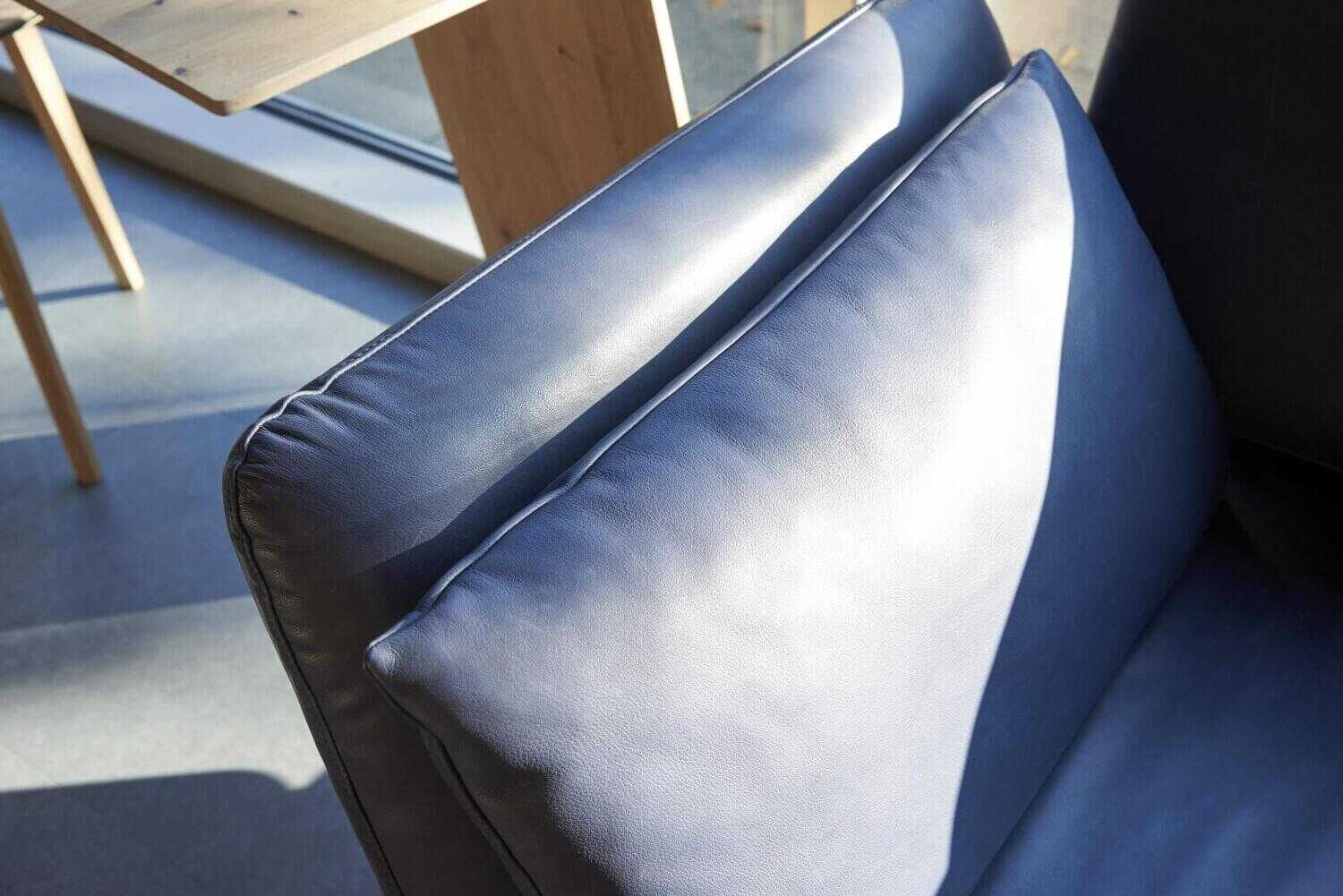 Sofa Roro Medium Leder Lama 5669 0025 Blau