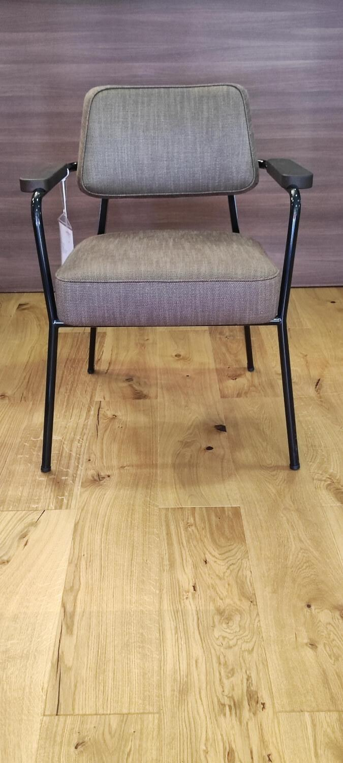 Vitra - Armlehnstuhl Fauteuil Direction Stoff Fifty Fifty 38 Cappucino Beige Gestell Metall Tiefschwarz - 3