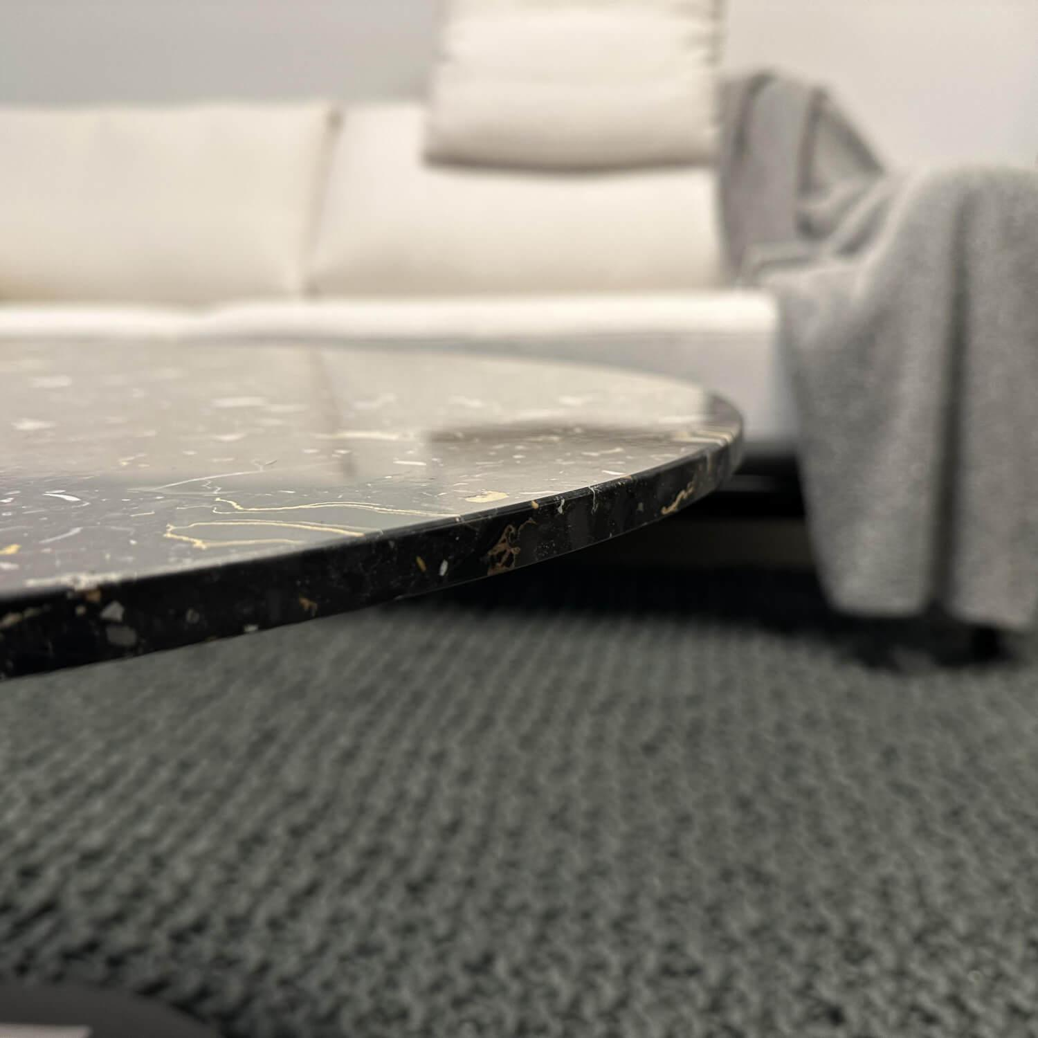 Bielefelder Werkstätten - 2er-Set Kelly Platte Terrazzo Portoro Platte Glas Fuß Metall Schwarz - 4