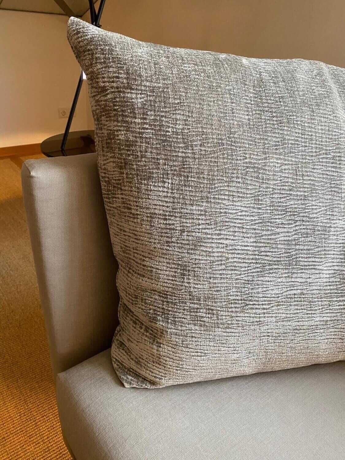 Signet - Schlafsofa Tatu Stoff Villa Nova Sahara III Grau mit ausklappbarer Liegefläche - 3