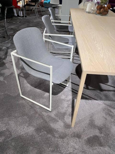Arco - Essgruppe Slim Und Frame Platte Duramas Semi Massiv Eiche Weiß Geölt Sitzkissen Stoff Grau Gestell Epoxy White Weiß - 6