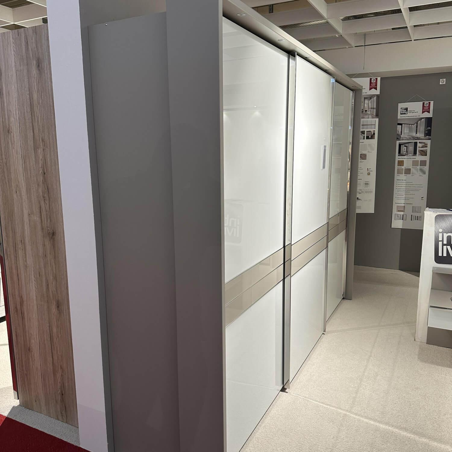 Wiemann - Schlafzimmer IL 1009 Dekor Kieselgrau Glas Weiss Nachtkommoden Schrank Bett Ohne Matratzen Und Lattenrost - 24
