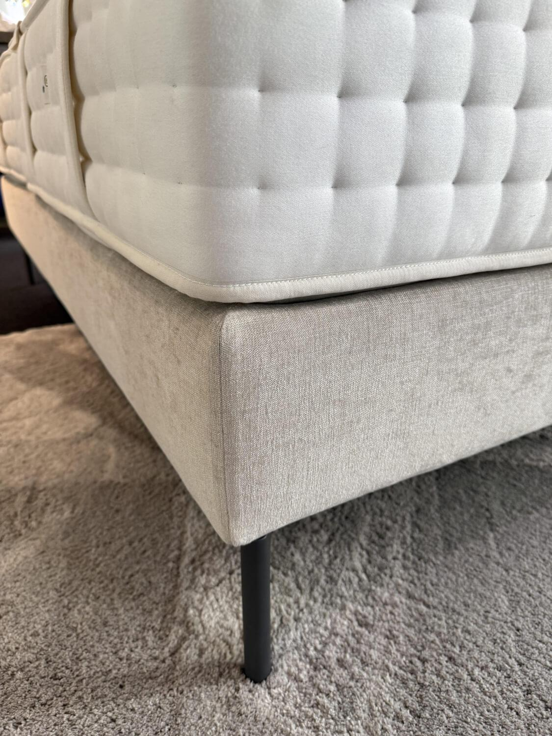 Schramm - Boxspringbett Basis 18 Stoff Bella 2690 Platinum Grau Füße GE Anthrazit Kopfteil Change K111 80 Mit Matratzen - 4