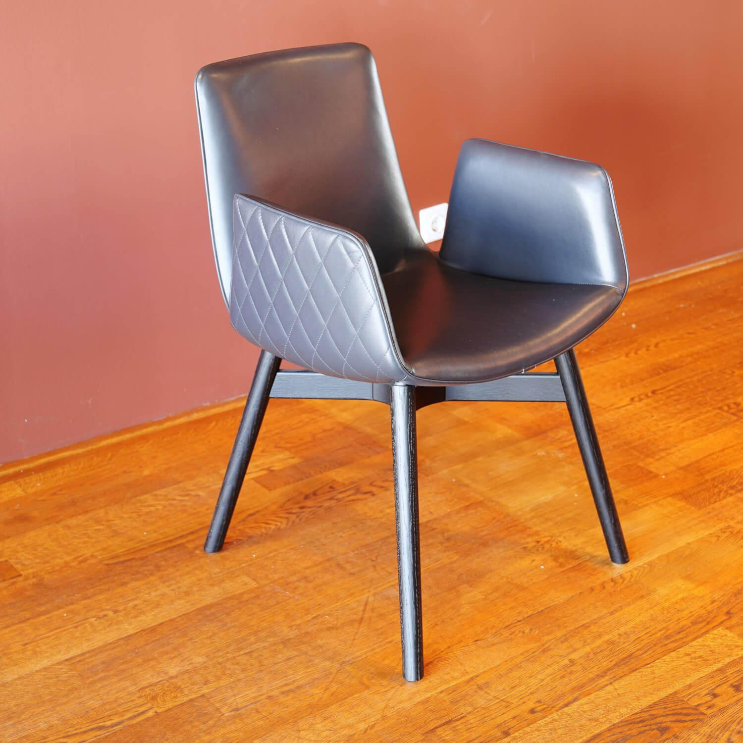Freifrau - Armchair Amelie Variante Uni Leder Opium Carbon 80006 Rautensteppung Gestell Eiche Mit Kreuzzarge Schwarz - 9