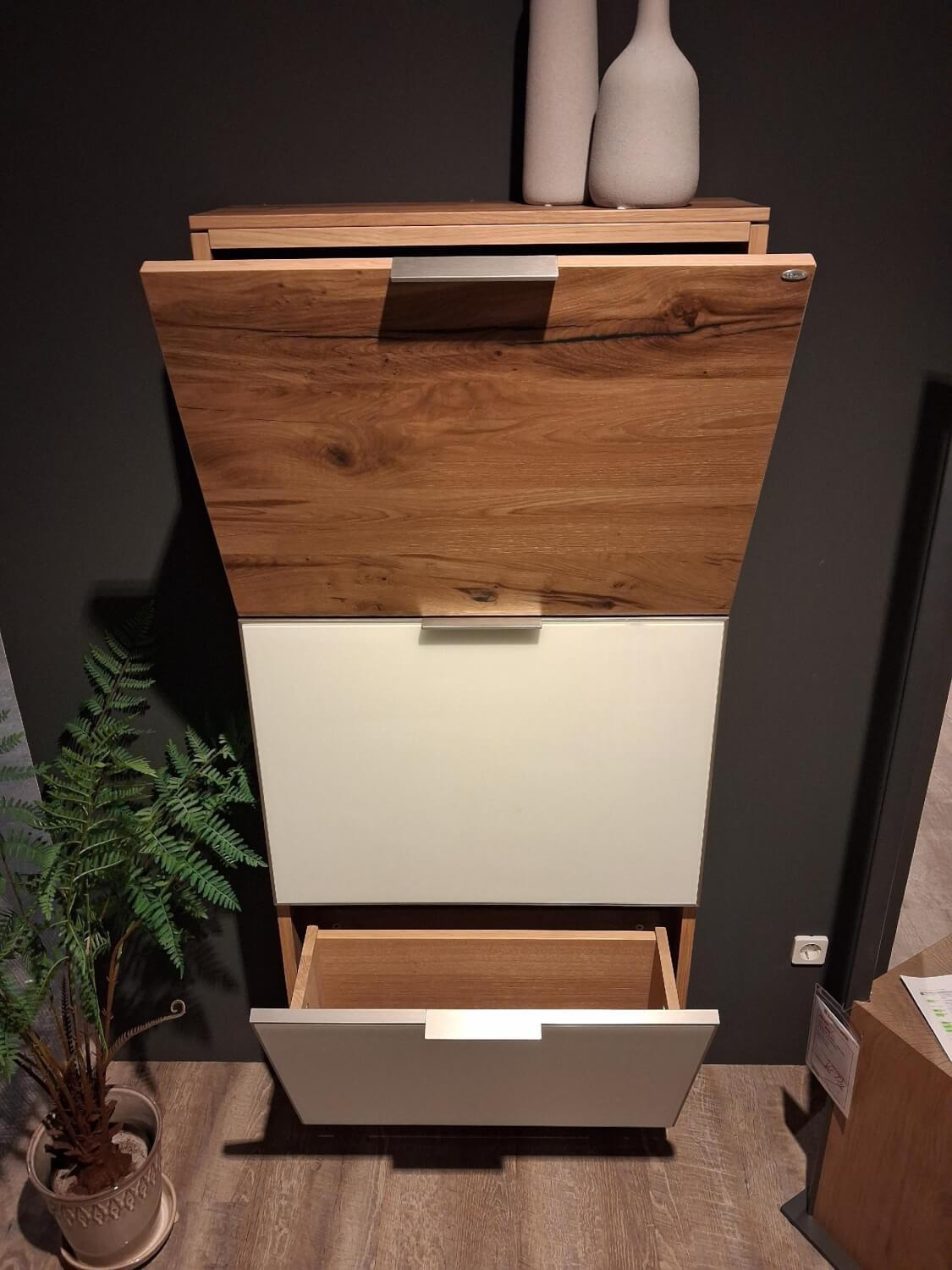 Voglauer - Schuhschrank Valpin Eiche Altholz Absetzung Colorglas Optiwhite Mit 3 Klappen - 3