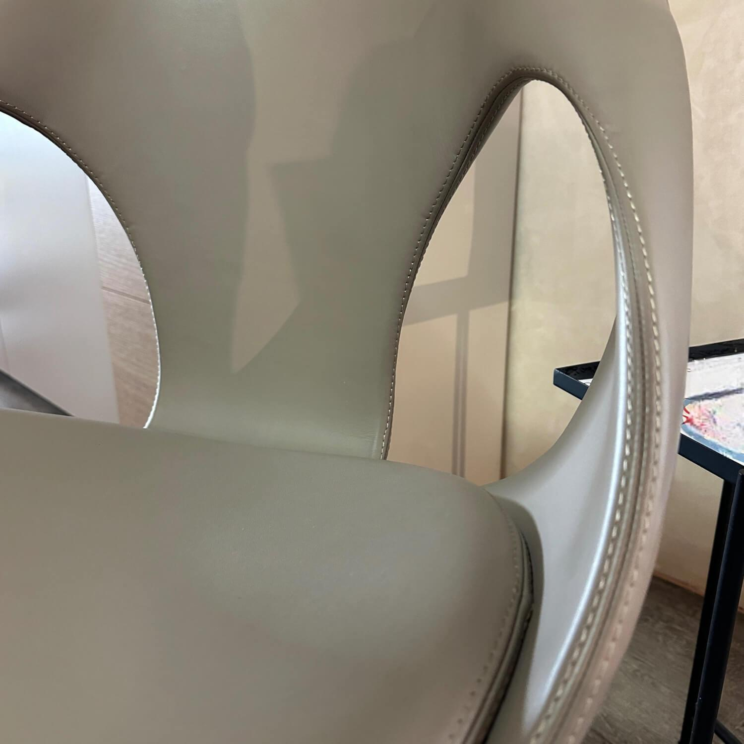 Tonon - Armlehnstuhl 907 Up Leder 9 Soft 207 N47 Grau Beige Gestell Eiche Hell Geölt - 2