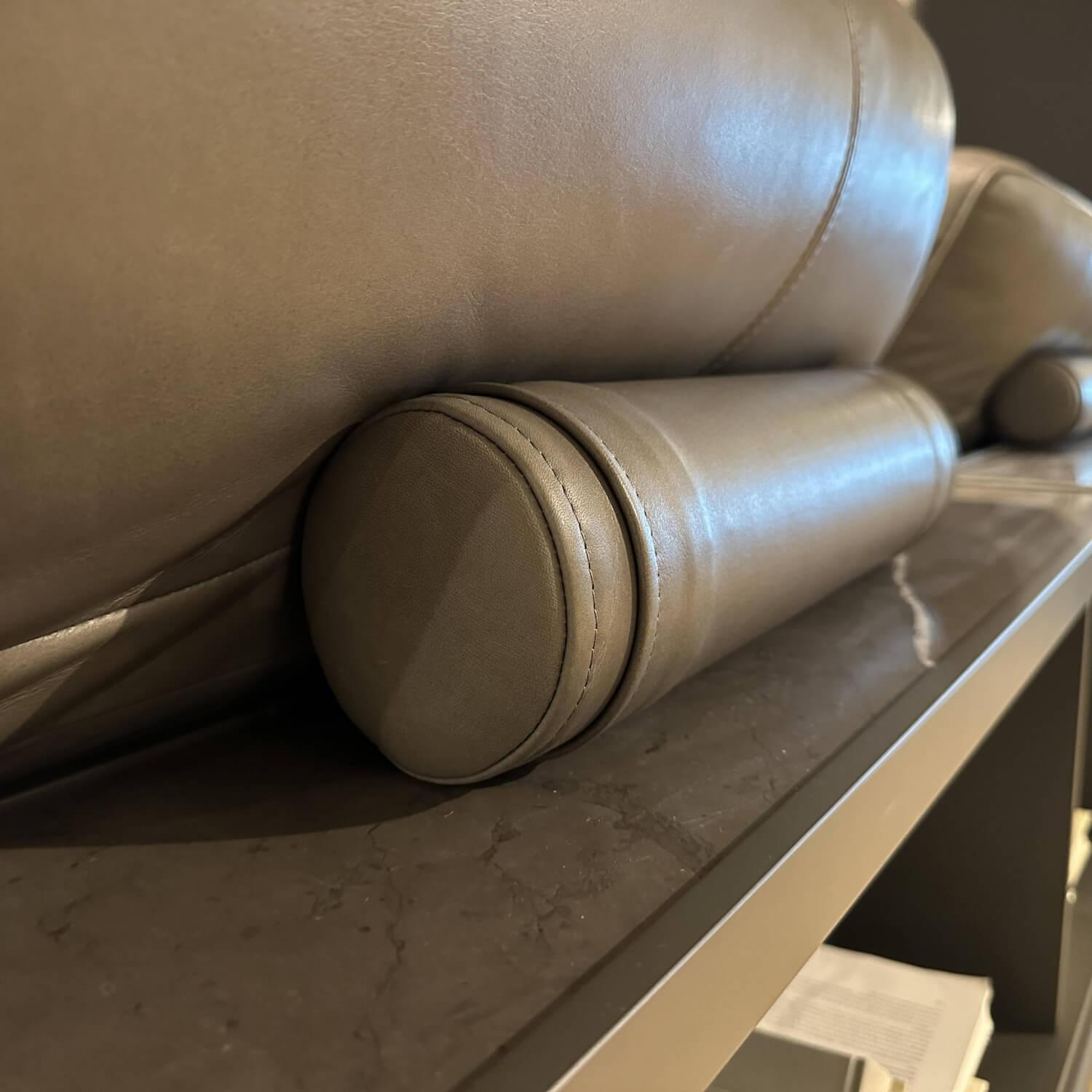 Sofa Liv In Leder 42.101 Quarzgrau Gestell Aluminium Feinstruktur Pulverbeschichtet Matt Umbragrau