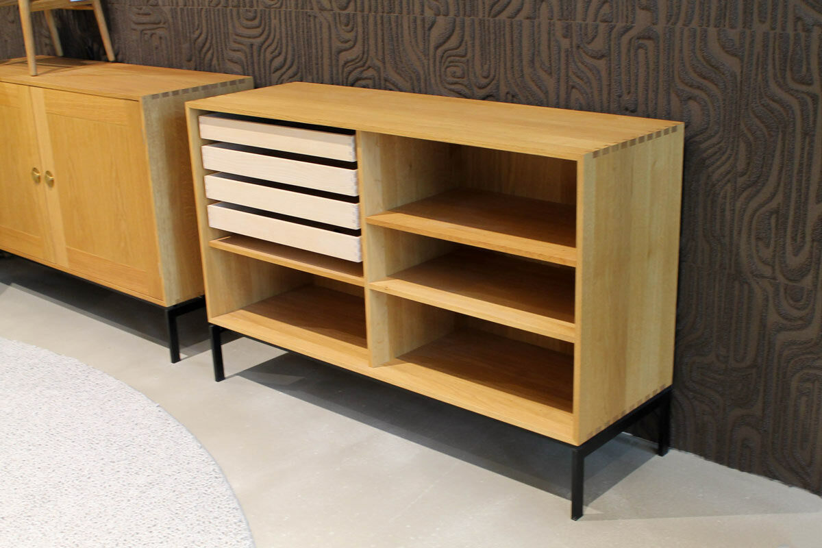 Carl Hansen & Søn - Bücher-Sideboard FK63 Eiche Geölt Gestell Schwarz Lackiert - 3