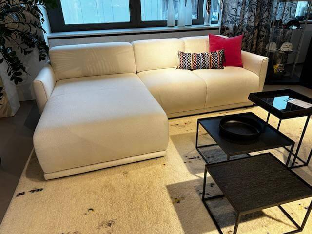 Christine Kröncke - Schlafsofa Bente Stoff Matteo Ecrue 090 Beige Grau Füße Schwarz Mit Longchair - 4