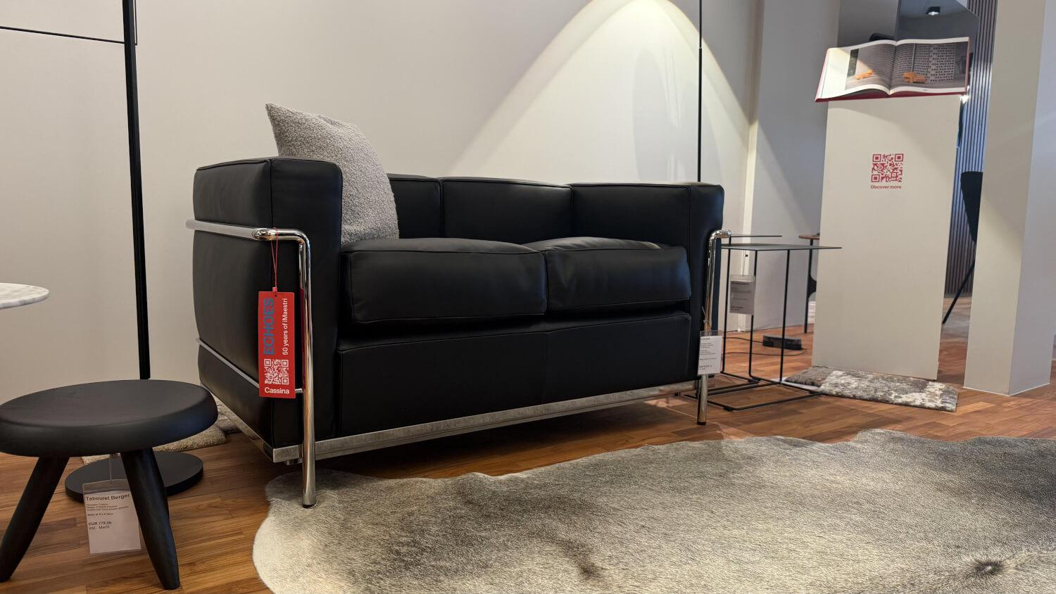 Cassina - Sofa LC2 Grand Comfort Leder Scozia 13X606 Grafite Schwarz Gestell Stahlrohr Glänzend Verchromt - 6