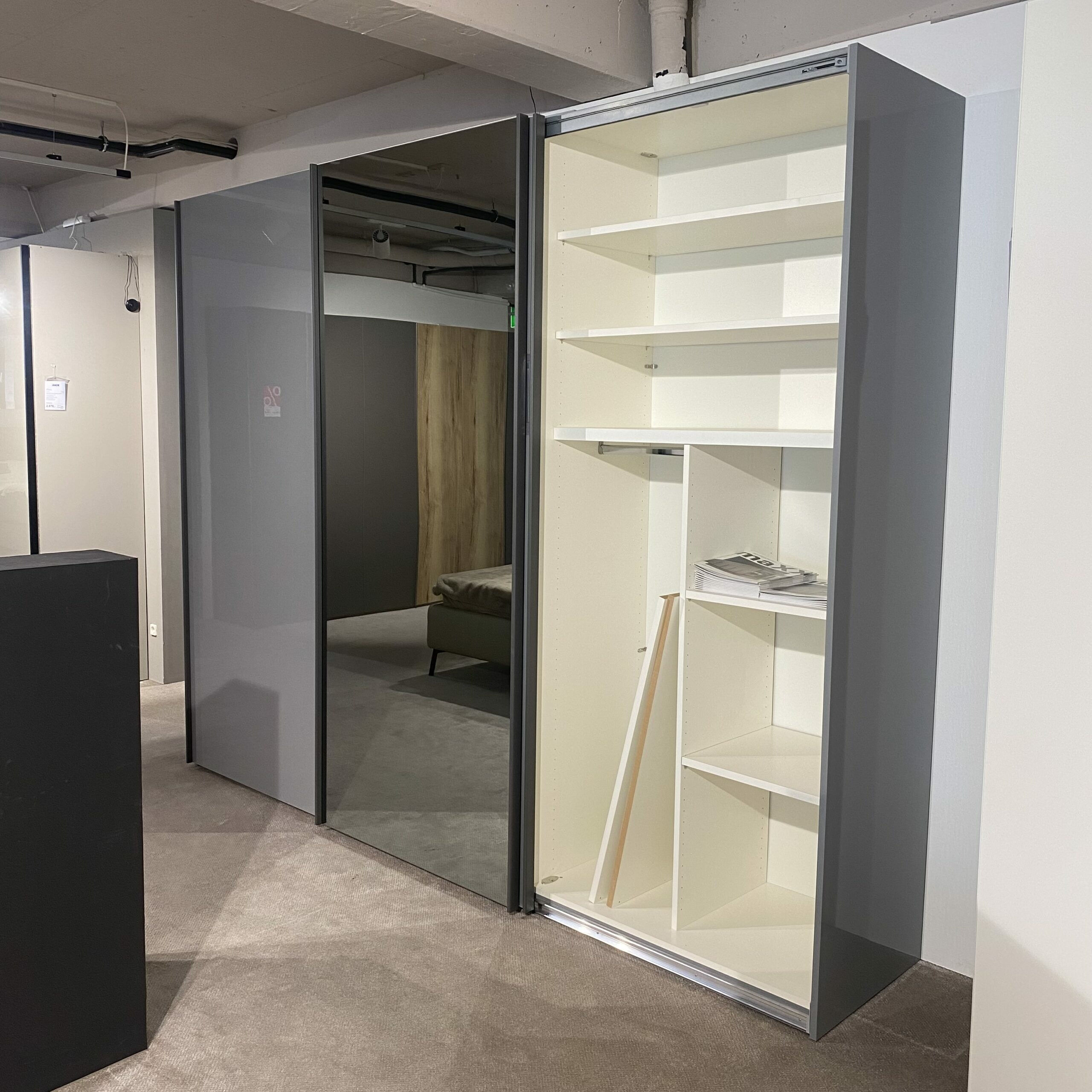 Loddenkemper - Schwebetürenschrank Lenjo Lack Platengrau 3 Türen - 4