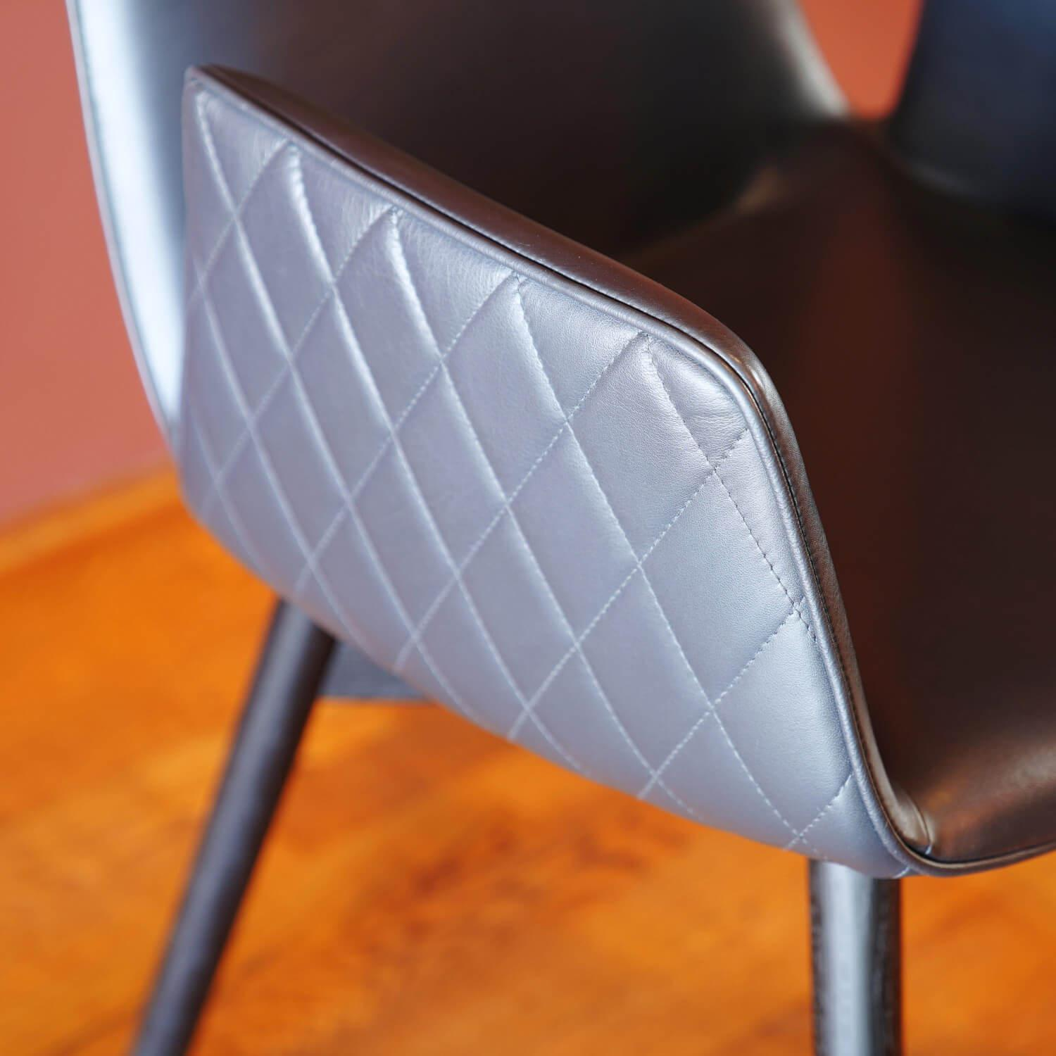 Freifrau - Armchair Amelie Variante Uni Leder Opium Carbon 80006 Rautensteppung Gestell Eiche Mit Kreuzzarge Schwarz - 4
