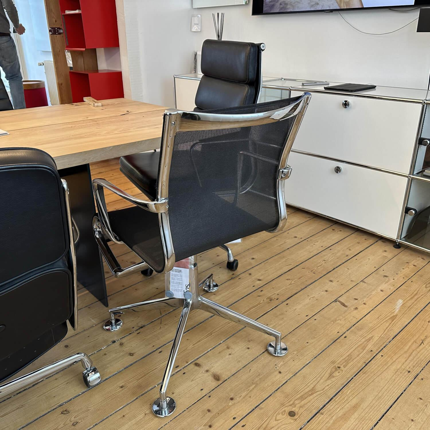 Alias - Konferenzstuhl Meetingframe Polyesternetzgewebe Schwarz Drehgestell Aluminium Verchromt - 2