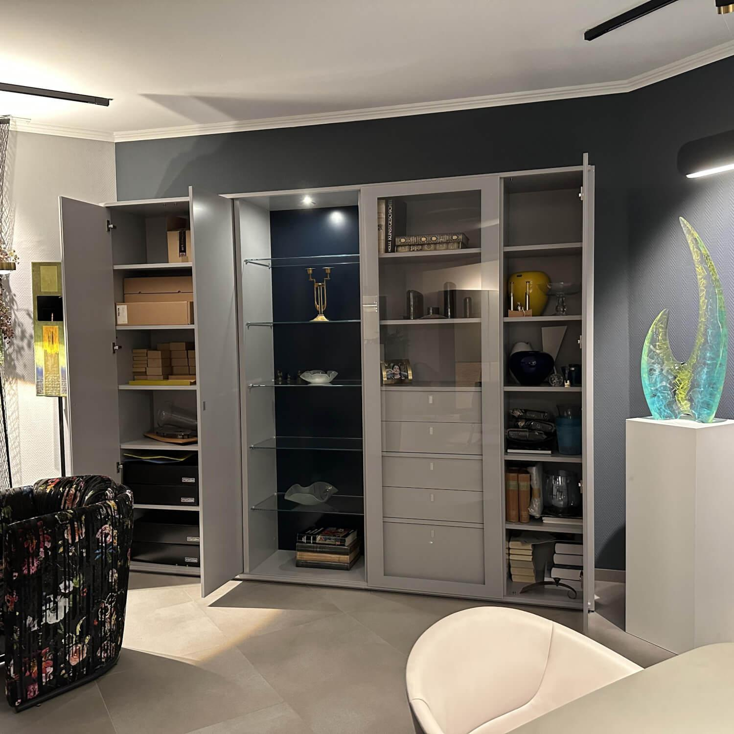 Interlübke - Schrankwand Studimo Front Und Korpus Lack Rauch Grau Matt Inklusive LED Beleuchtung - 9