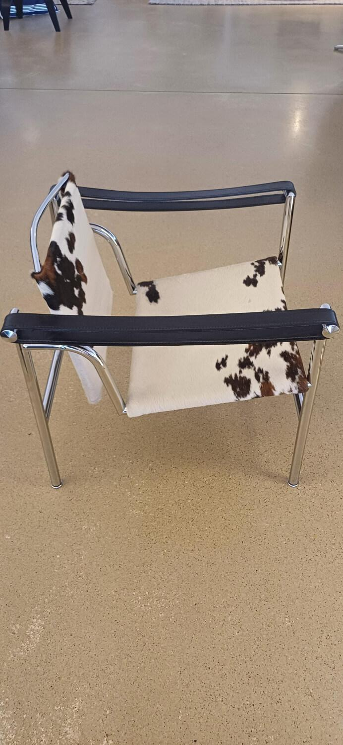 Cassina - Sessel LC1 Sitz Fell Gefleckt Schwarz Weiß Braun Armlehnen Kernleder Schwarz Gestell Stahl Verchromt - 7