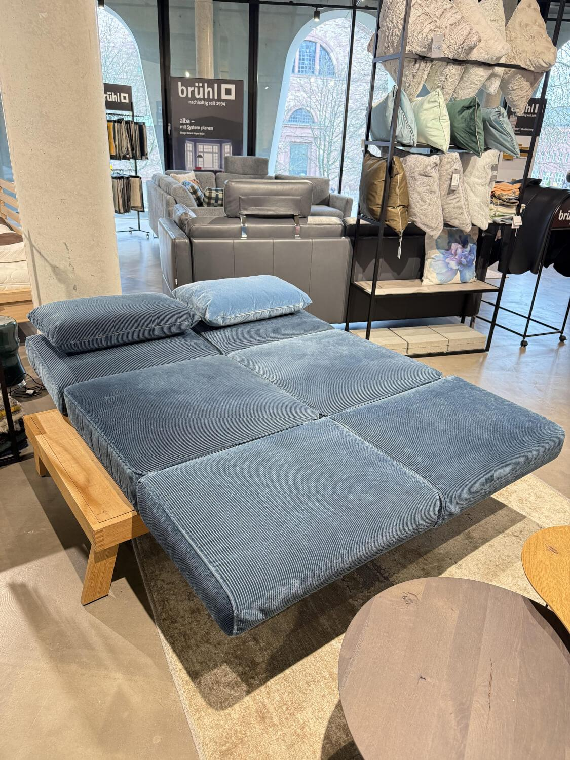 Brühl - Funktionssofa 2,5-Sitzer Lofoten Stoff 4490 0065 Blau Gestell Eiche Hell Geölt - 4