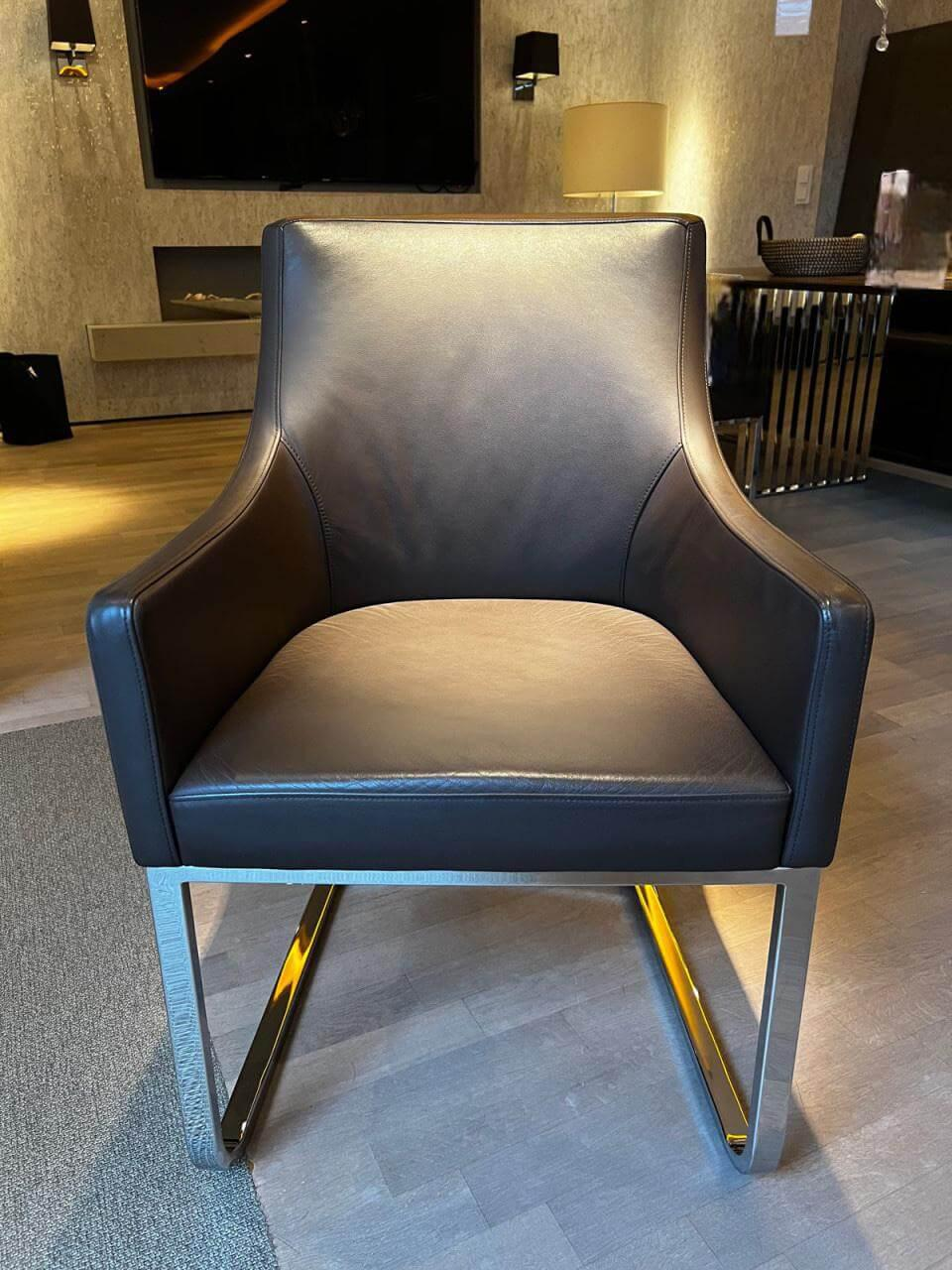 Bielefelder Werkstätten - 4er Set Armlehnstuhl Leona Leder Prestige Dunkelbraun Untergestell Chrom Glänzend - 3